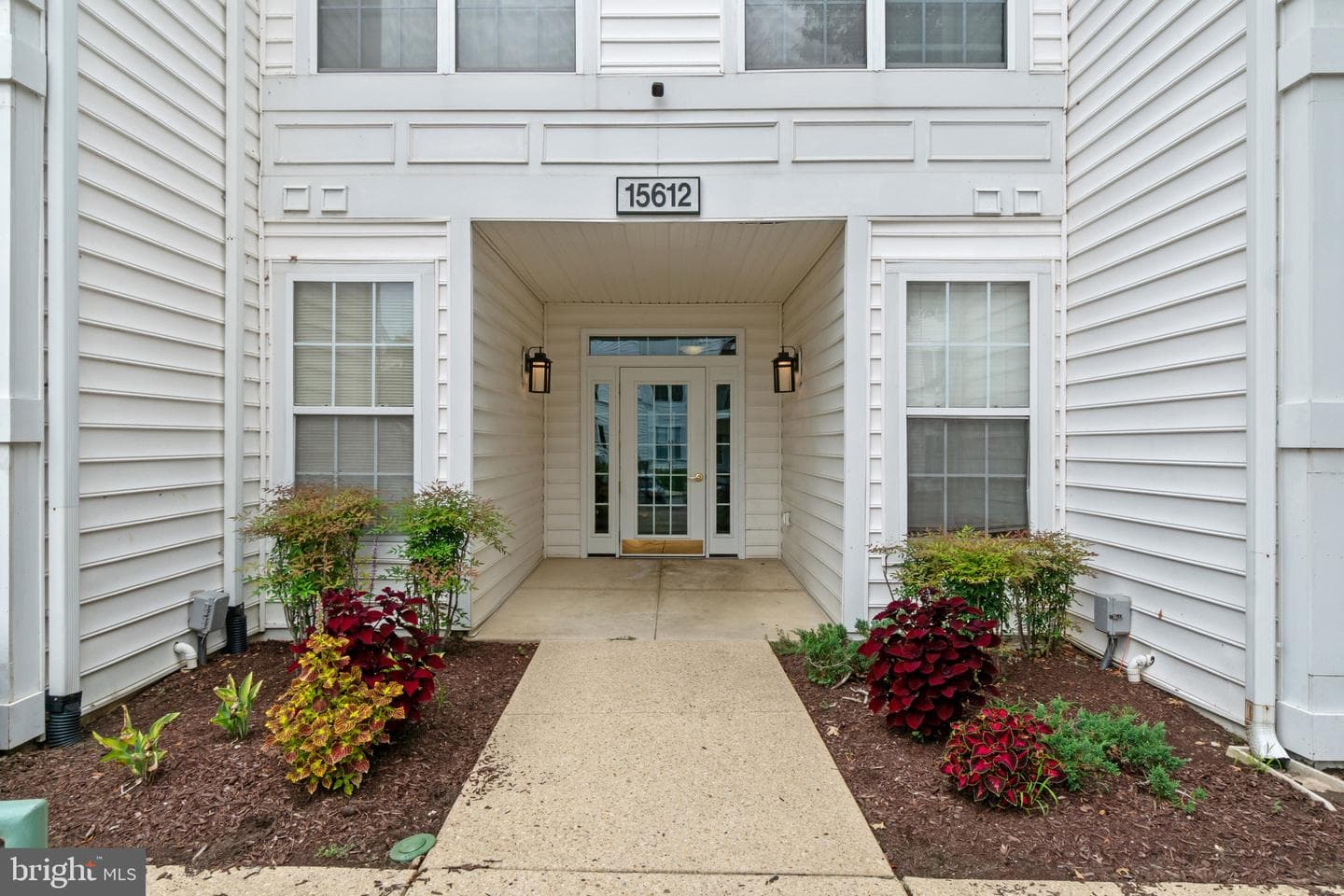 15612 Everglade Lane #401 photo 2