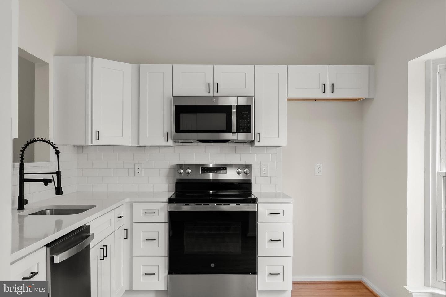 6916 Flag Harbor Drive photo 10