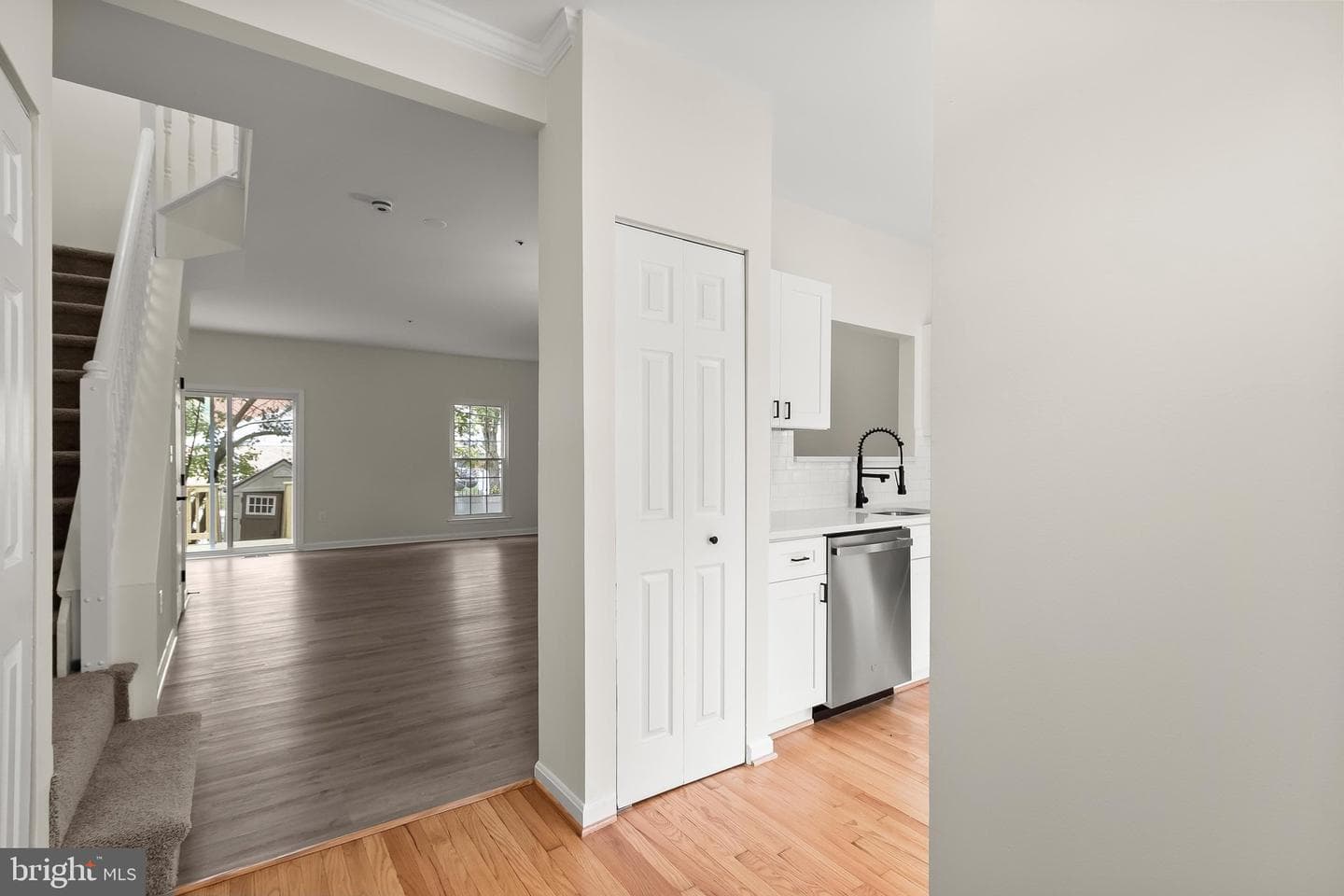 6916 Flag Harbor Drive photo 4
