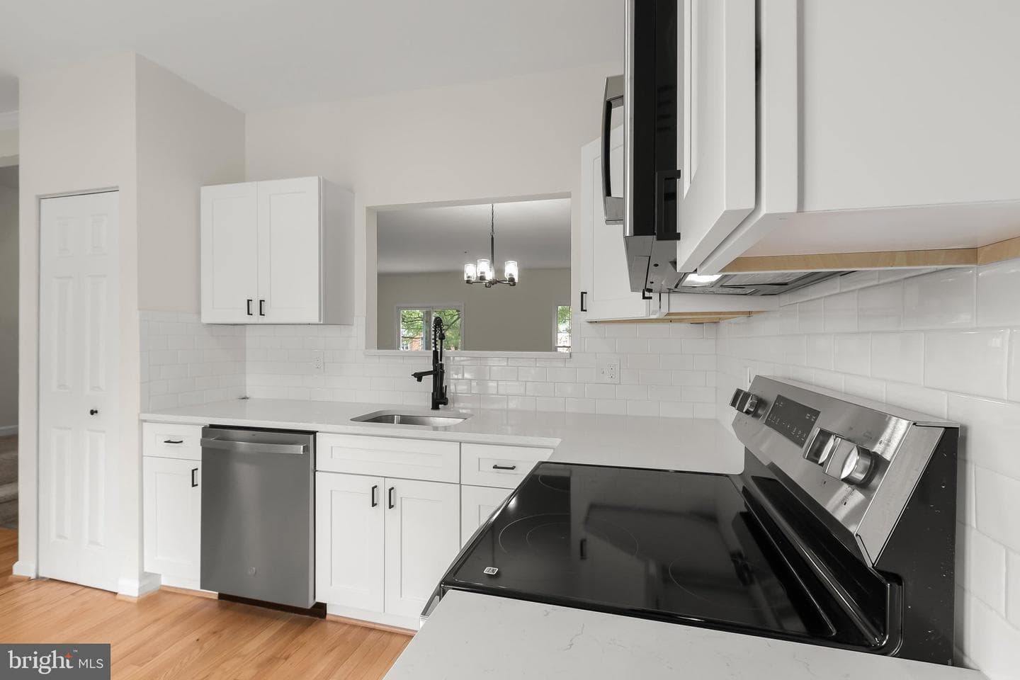 6916 Flag Harbor Drive photo 5