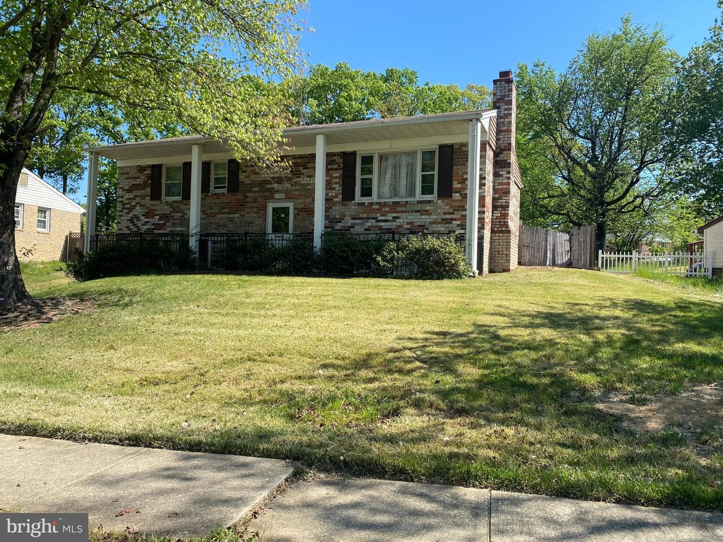 7712 Webster Lane photo 2
