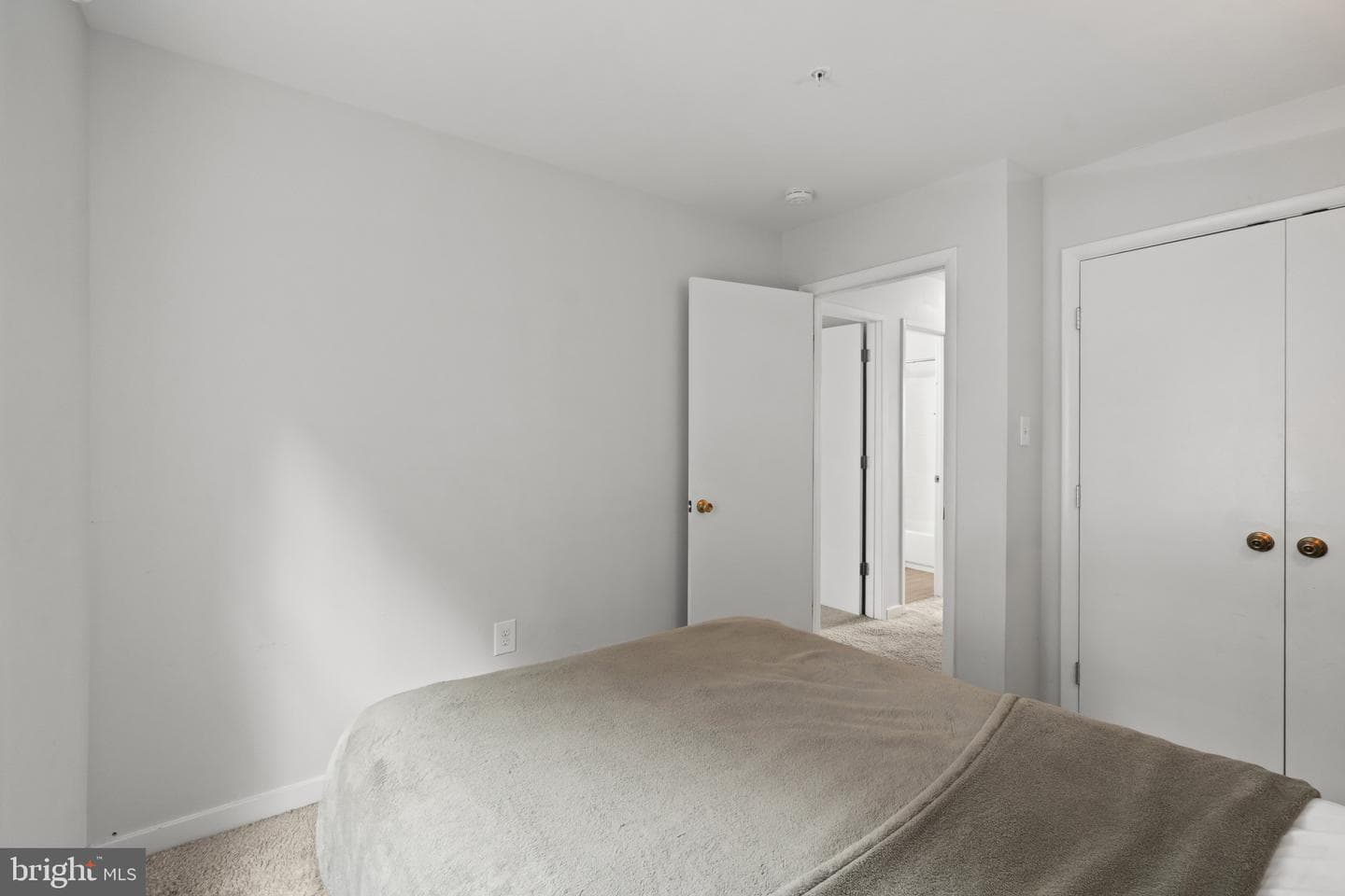 1020 West Court #10 photo 14