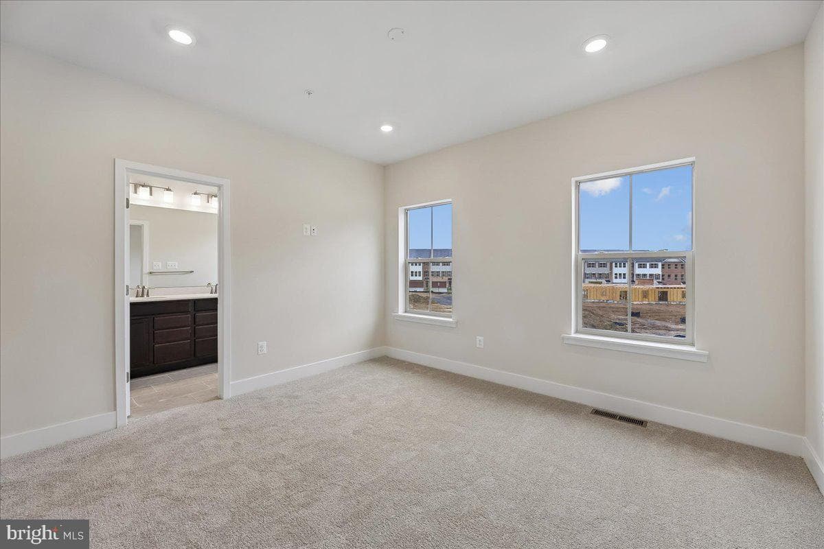 16608 Breezeway Alley photo 15