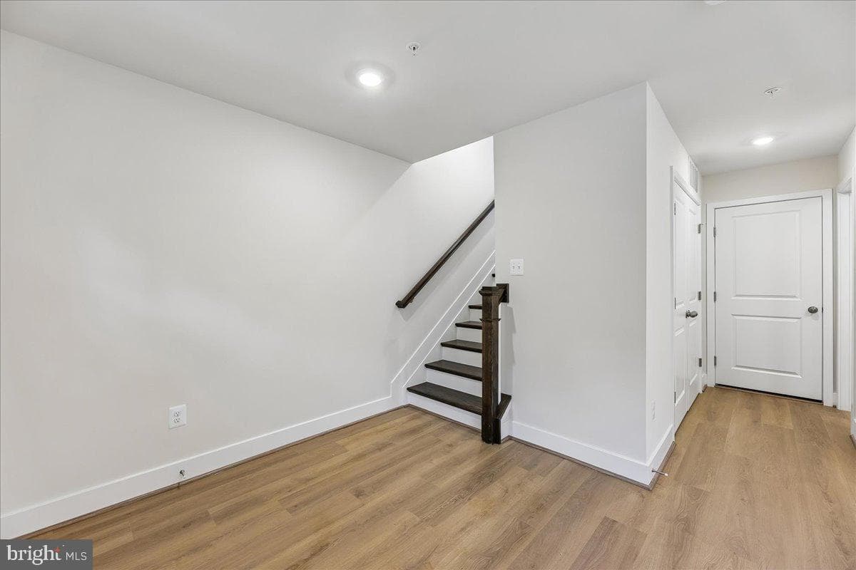 16608 Breezeway Alley photo 6