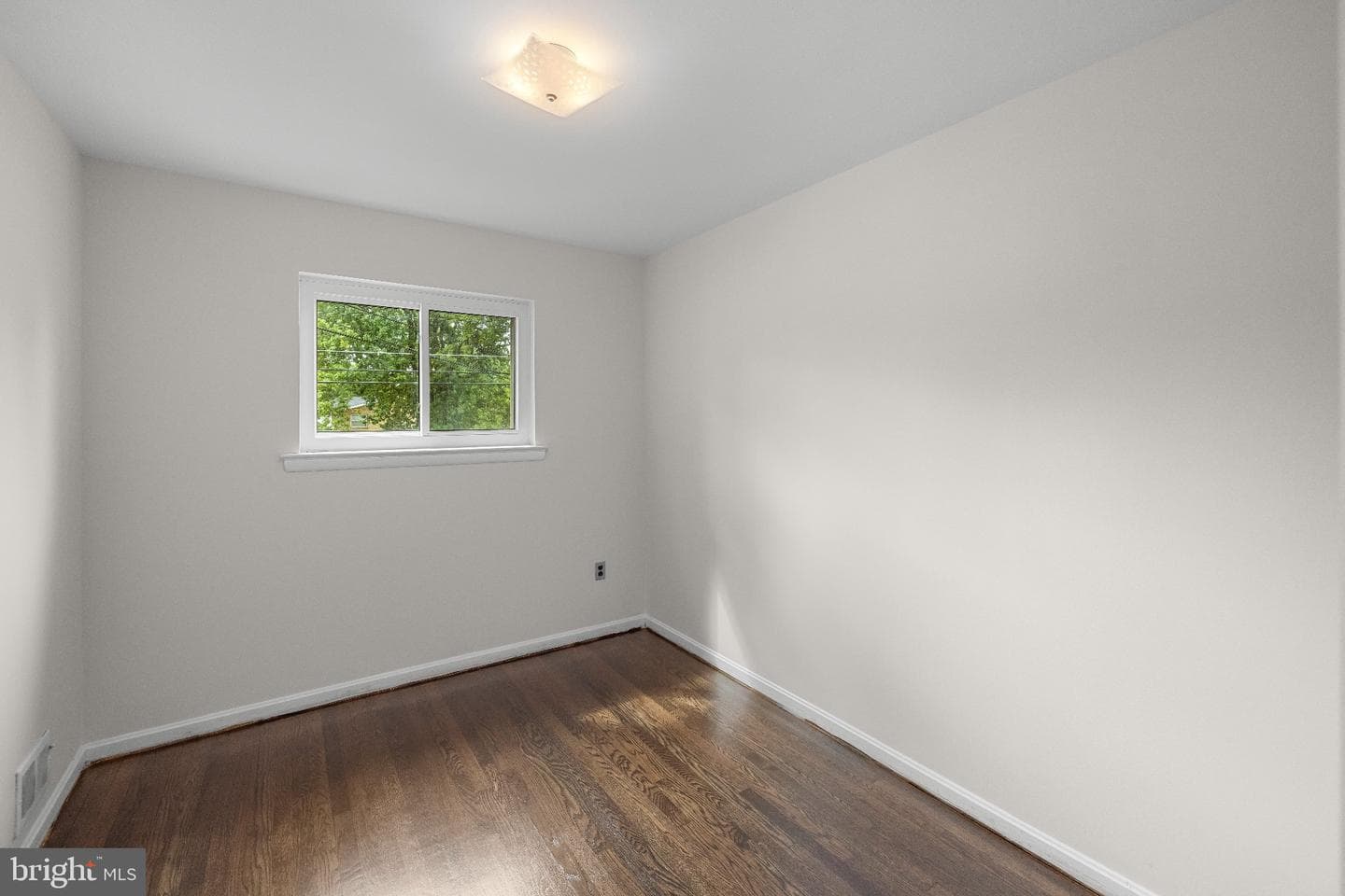 2200 Rosecroft Boulevard photo 28