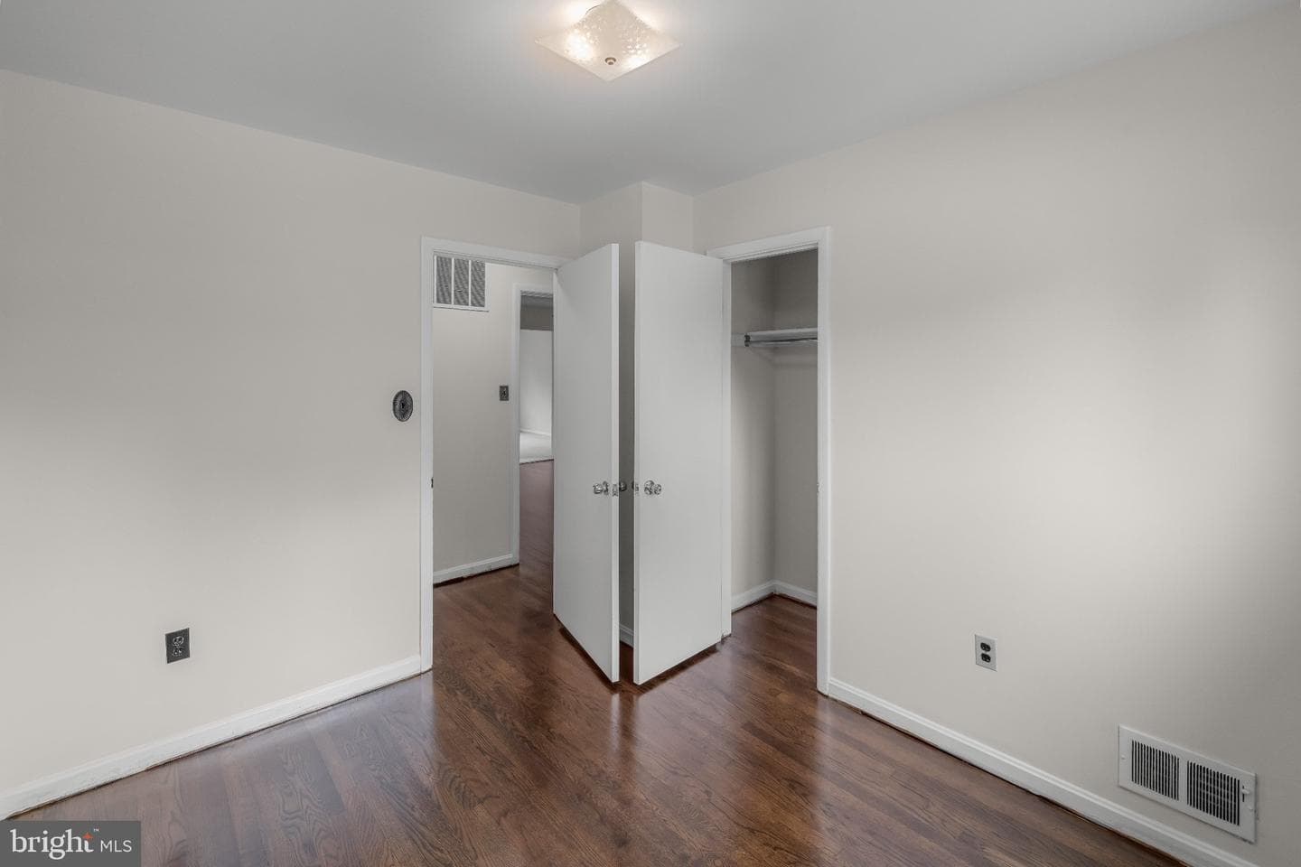 2200 Rosecroft Boulevard photo 29