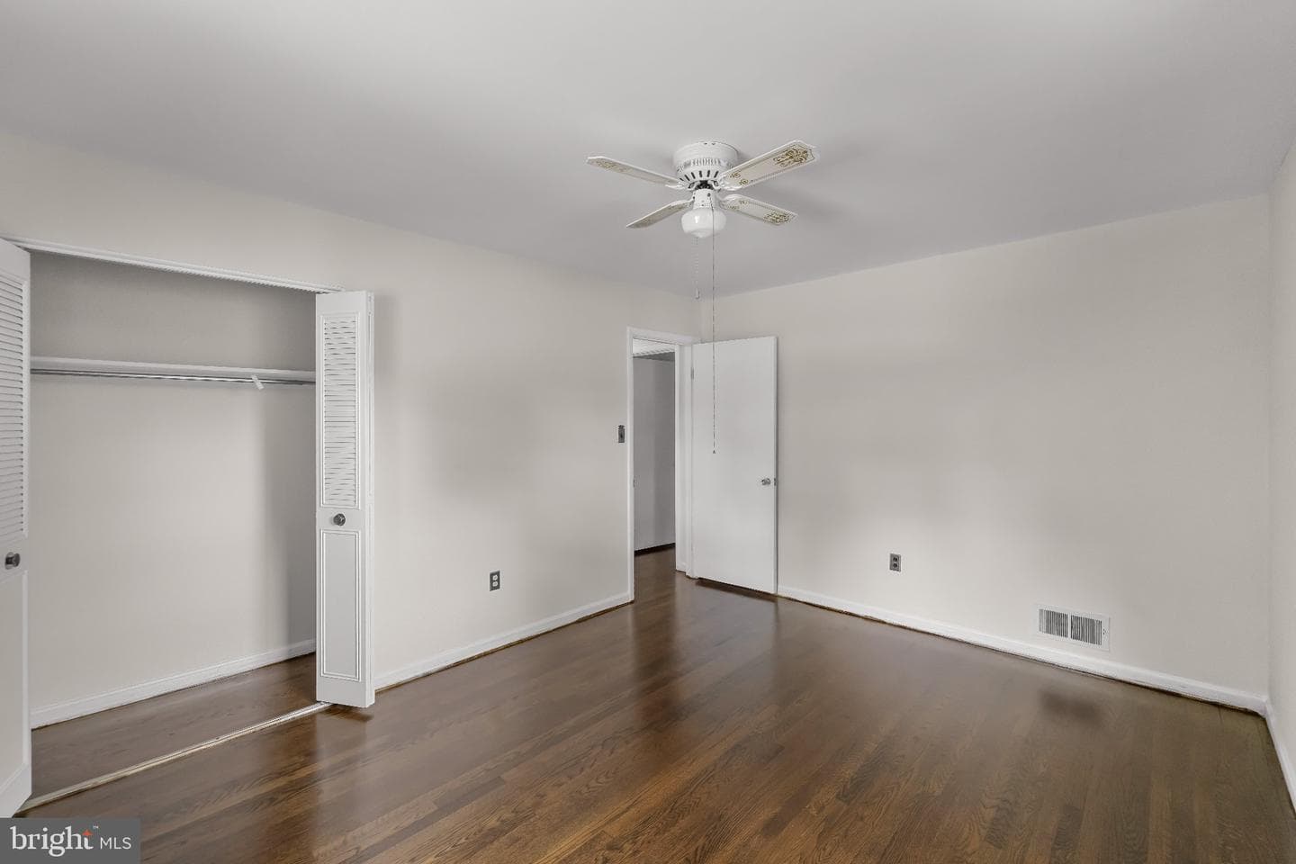 2200 Rosecroft Boulevard photo 33