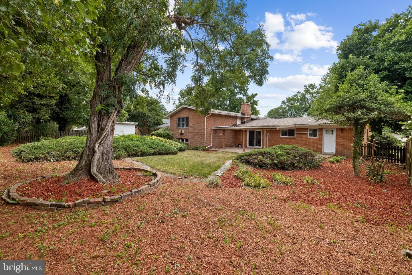 2200 Rosecroft Boulevard photo 44