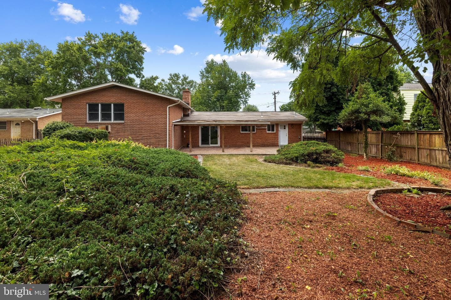 2200 Rosecroft Boulevard photo 45