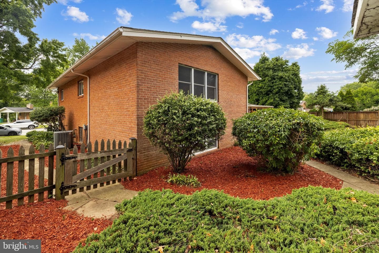 2200 Rosecroft Boulevard photo 47