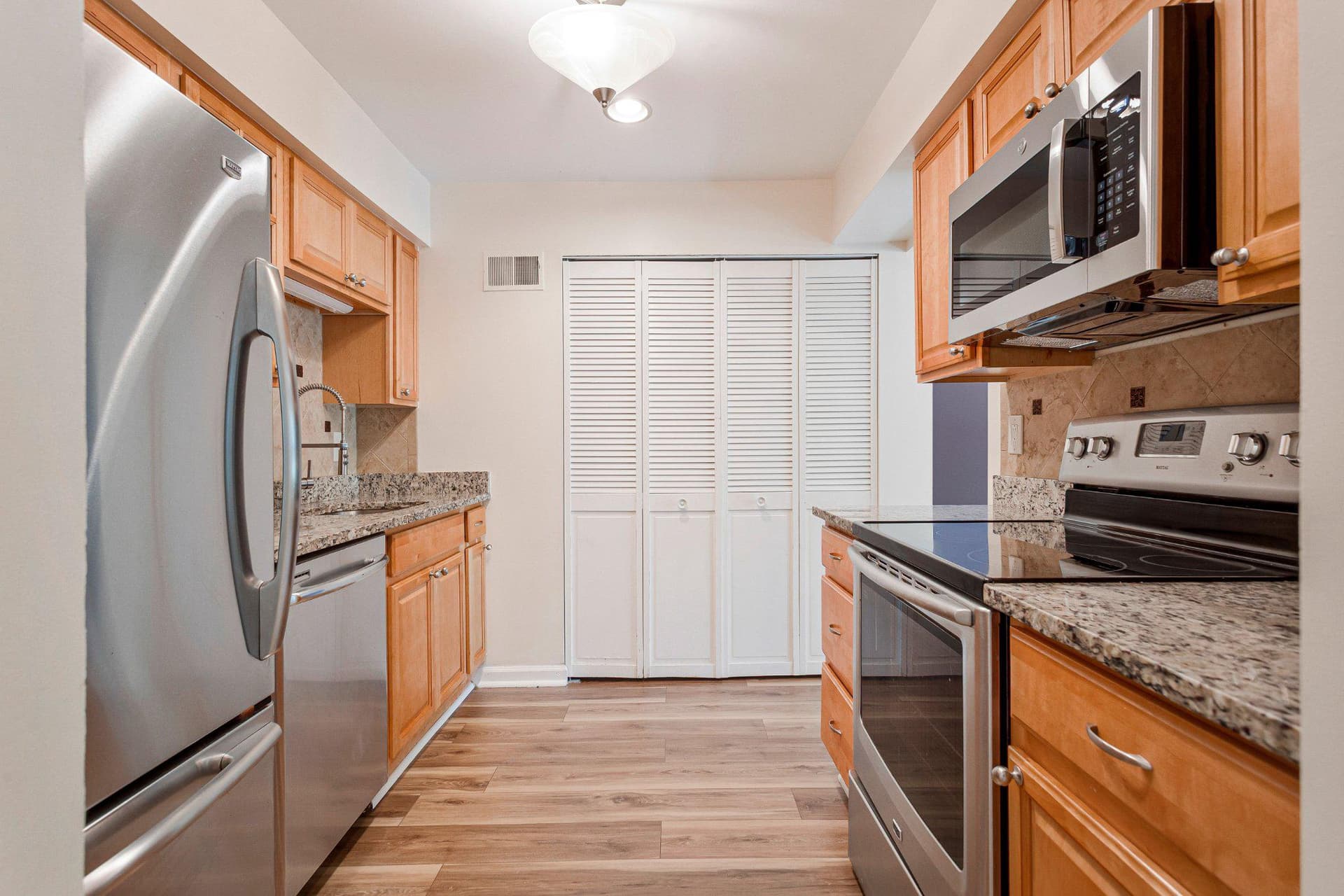3001 N Dale photo 10