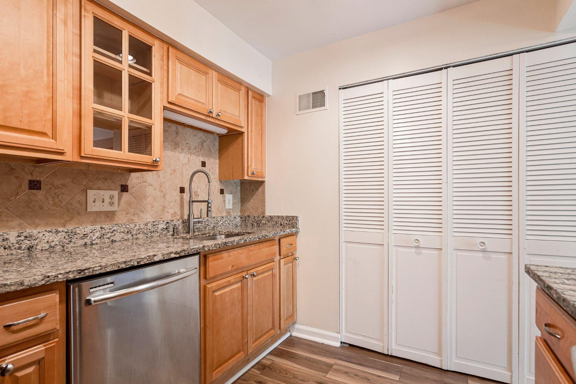 3001 N Dale photo 11