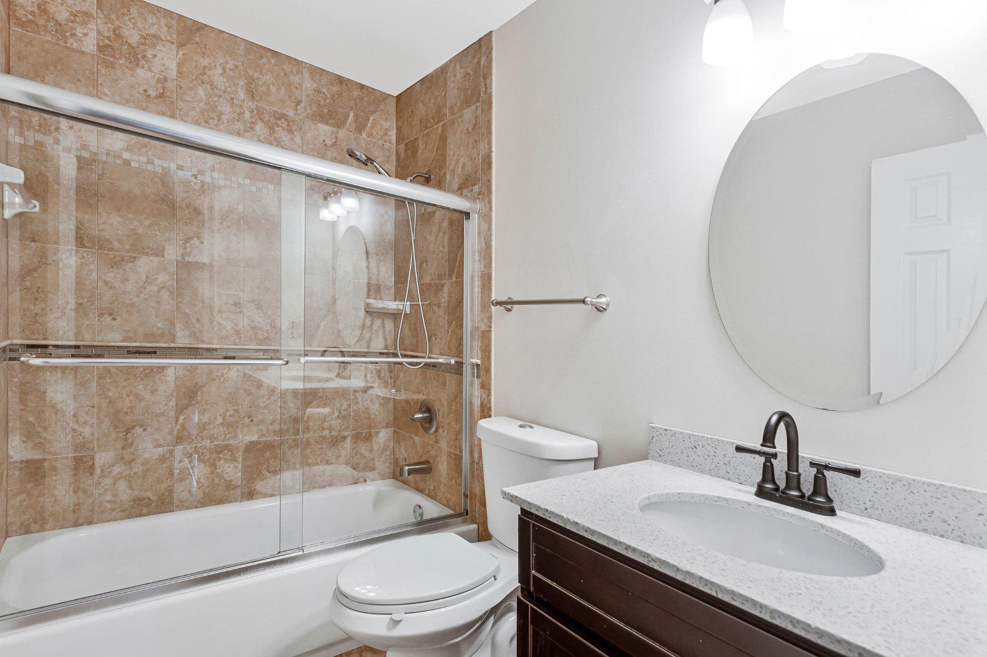 3001 N Dale photo 14