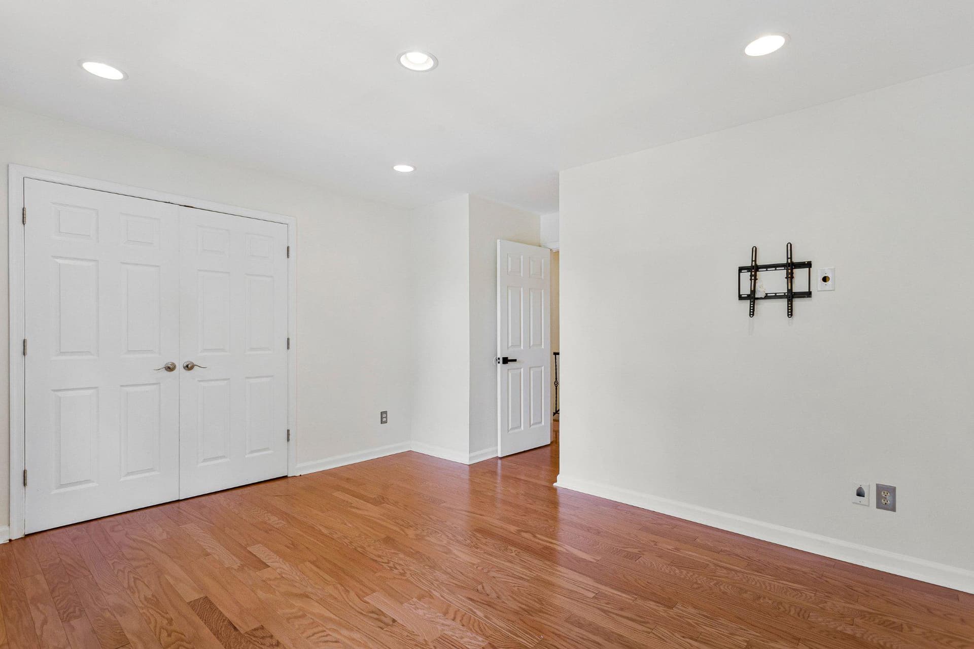 3001 N Dale photo 17