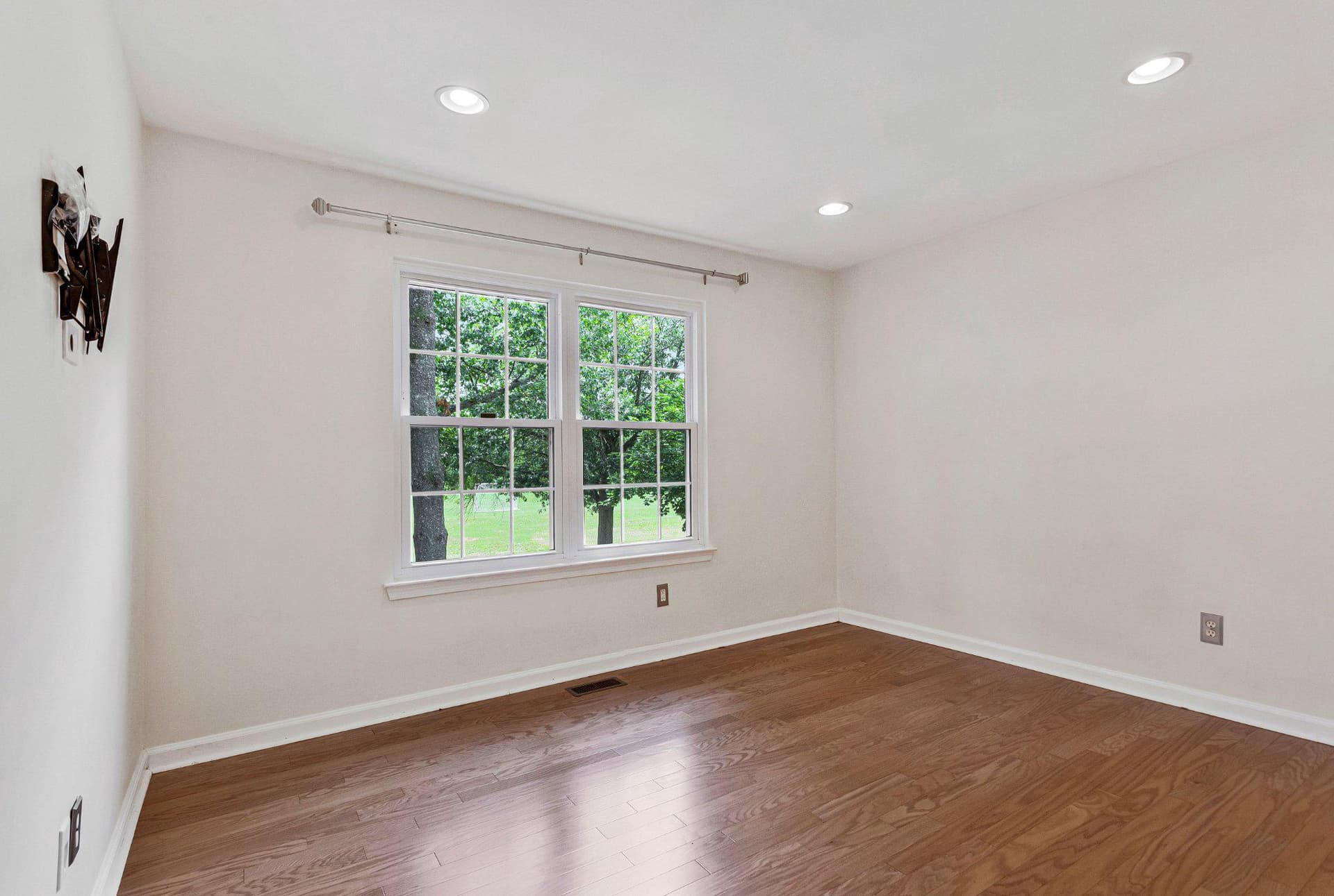 3001 N Dale photo 20