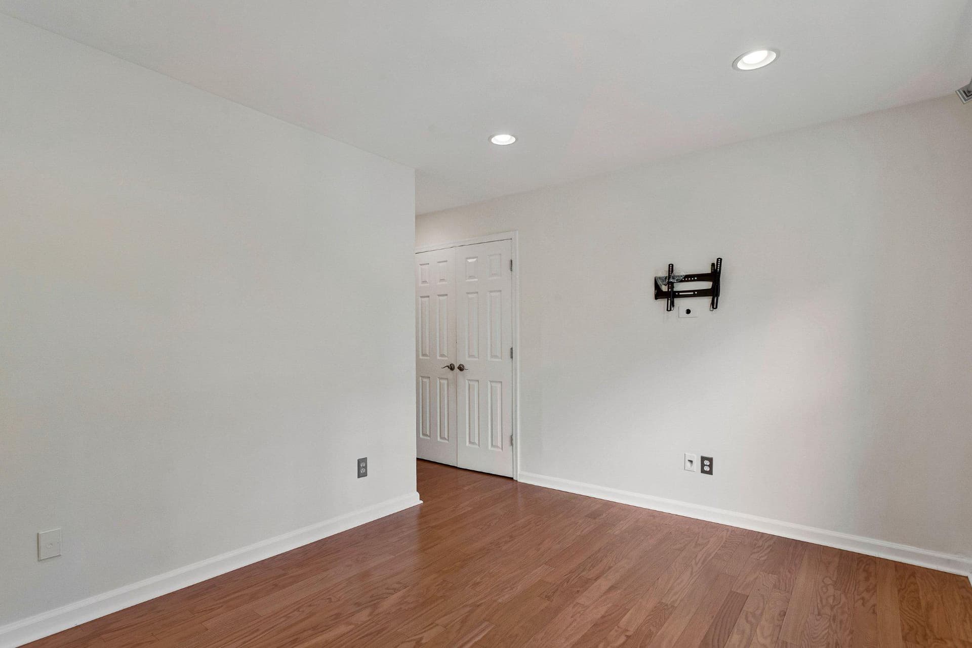 3001 N Dale photo 21