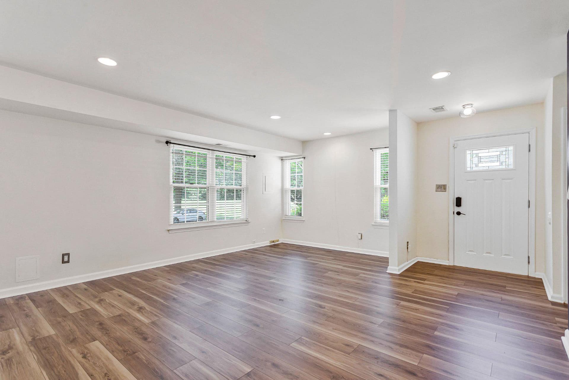 3001 N Dale photo 5