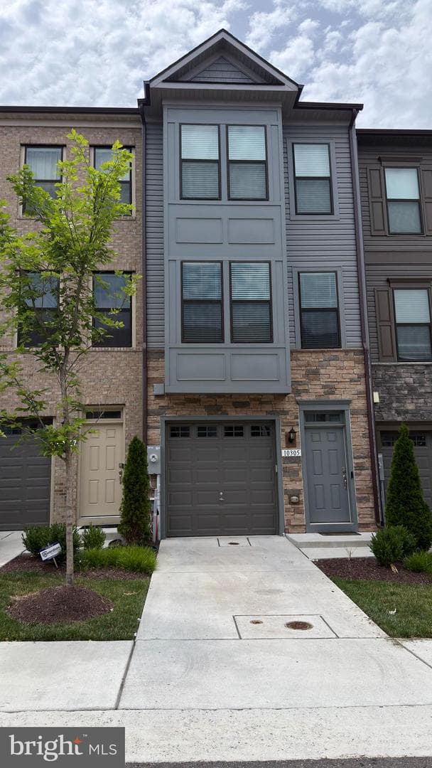 10305 Vista Sola Way, Lanham