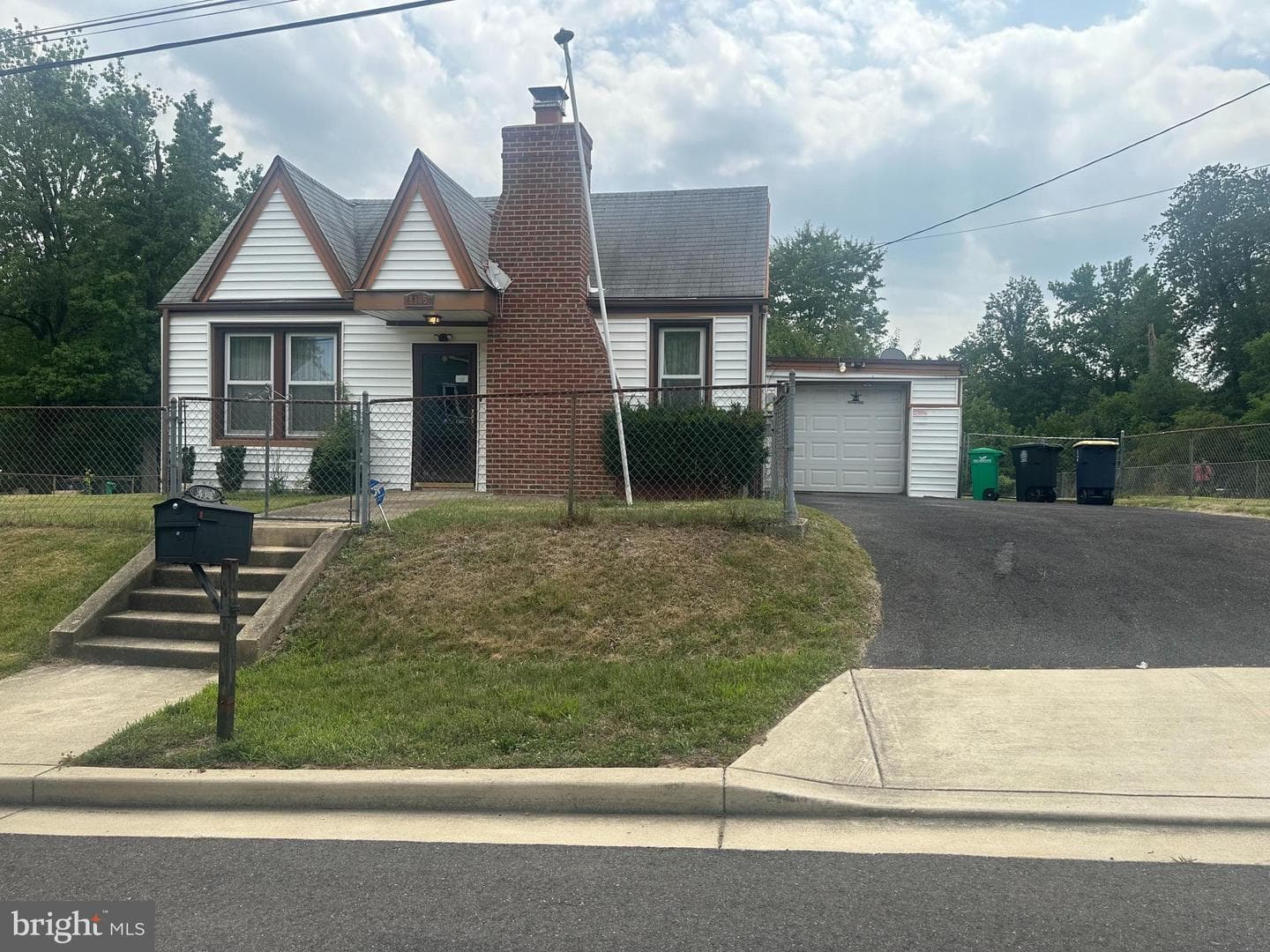 8135 Comet Drive photo 2