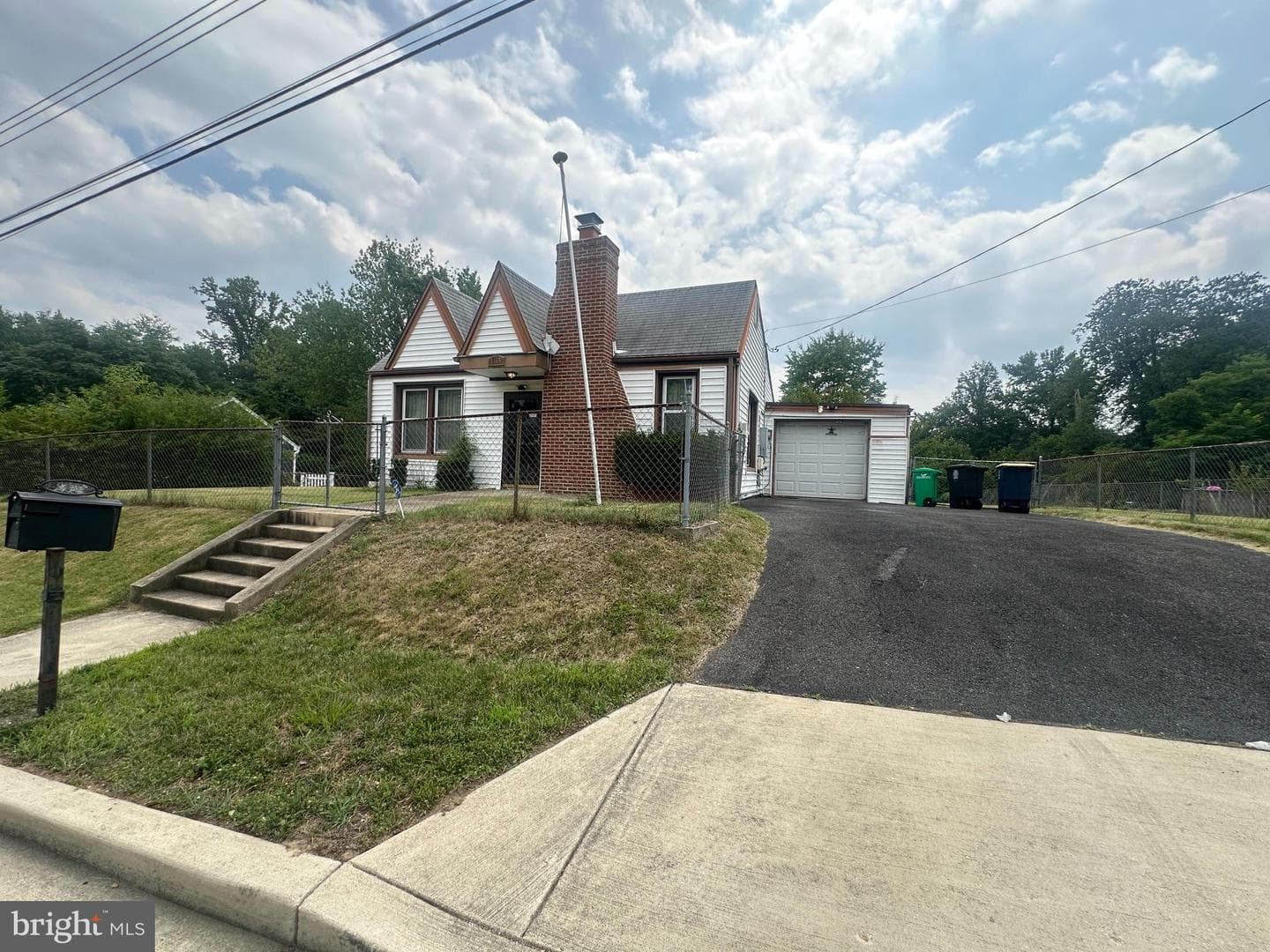 8135 Comet Drive photo 3