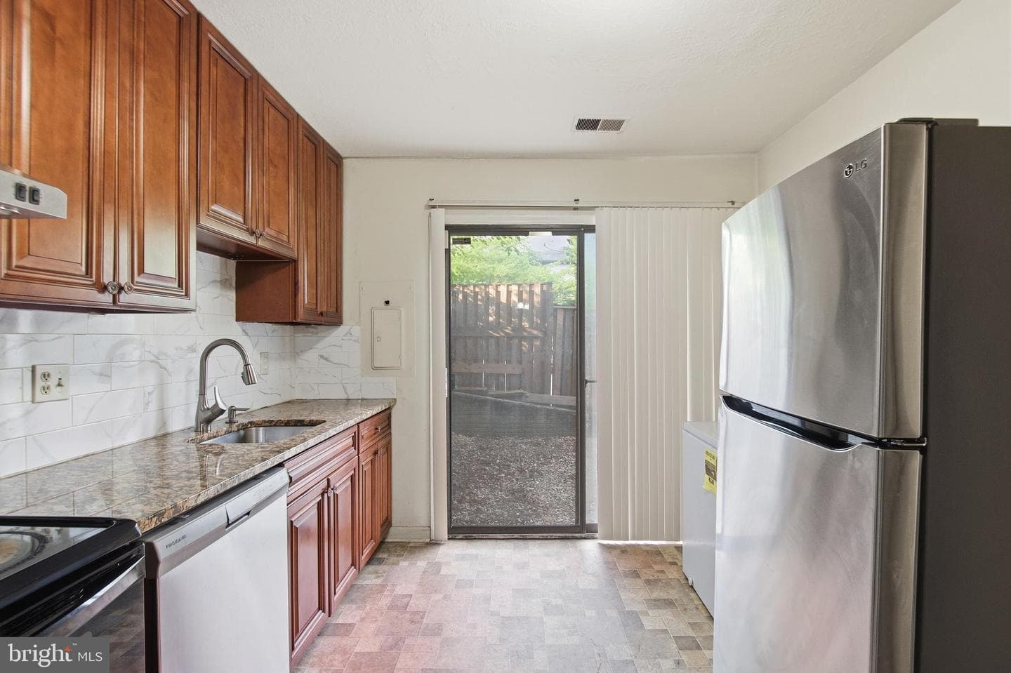 7205 Split Rail Lane photo 17