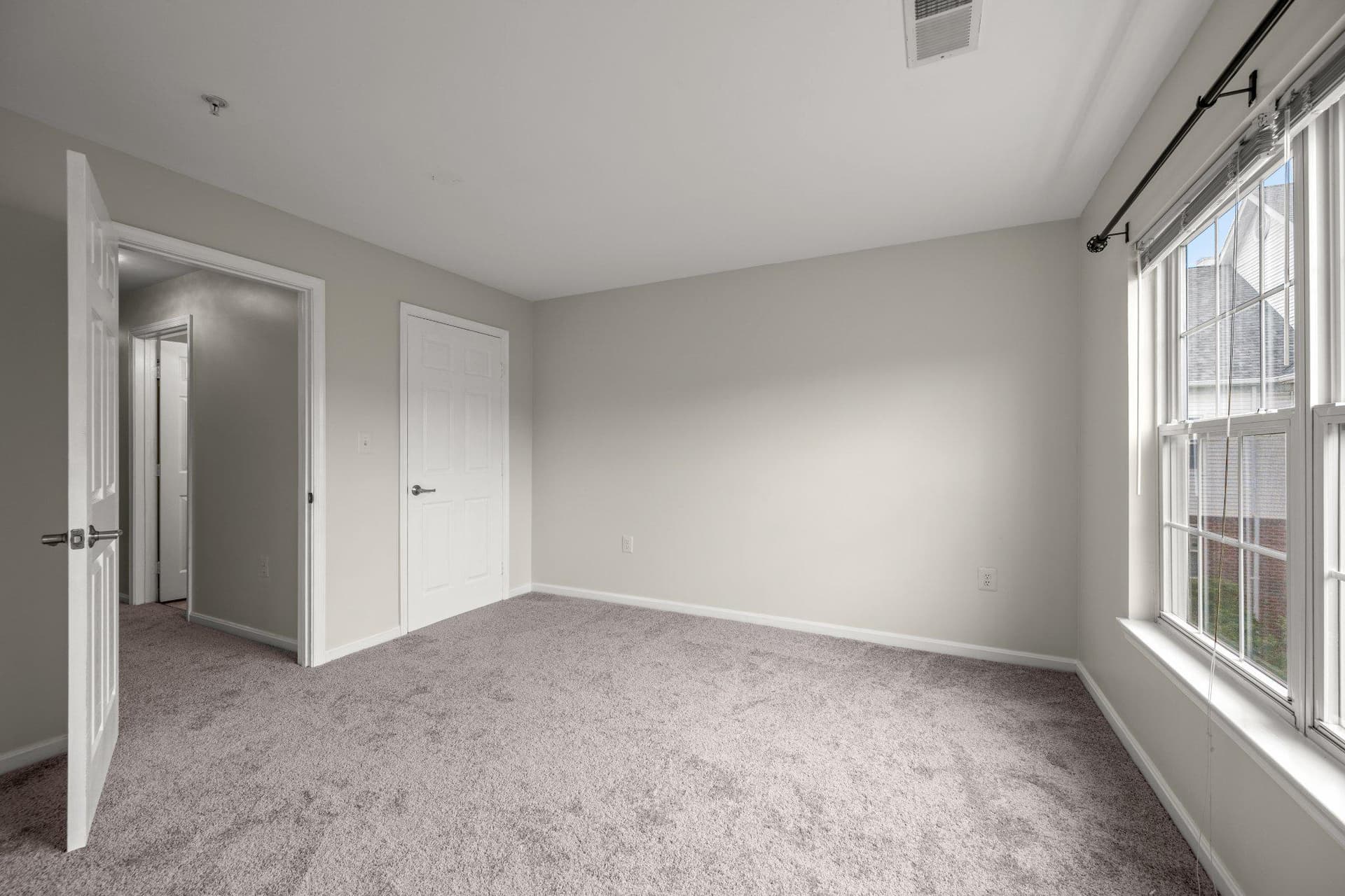 6600 Lake Park Drive #2h photo 6