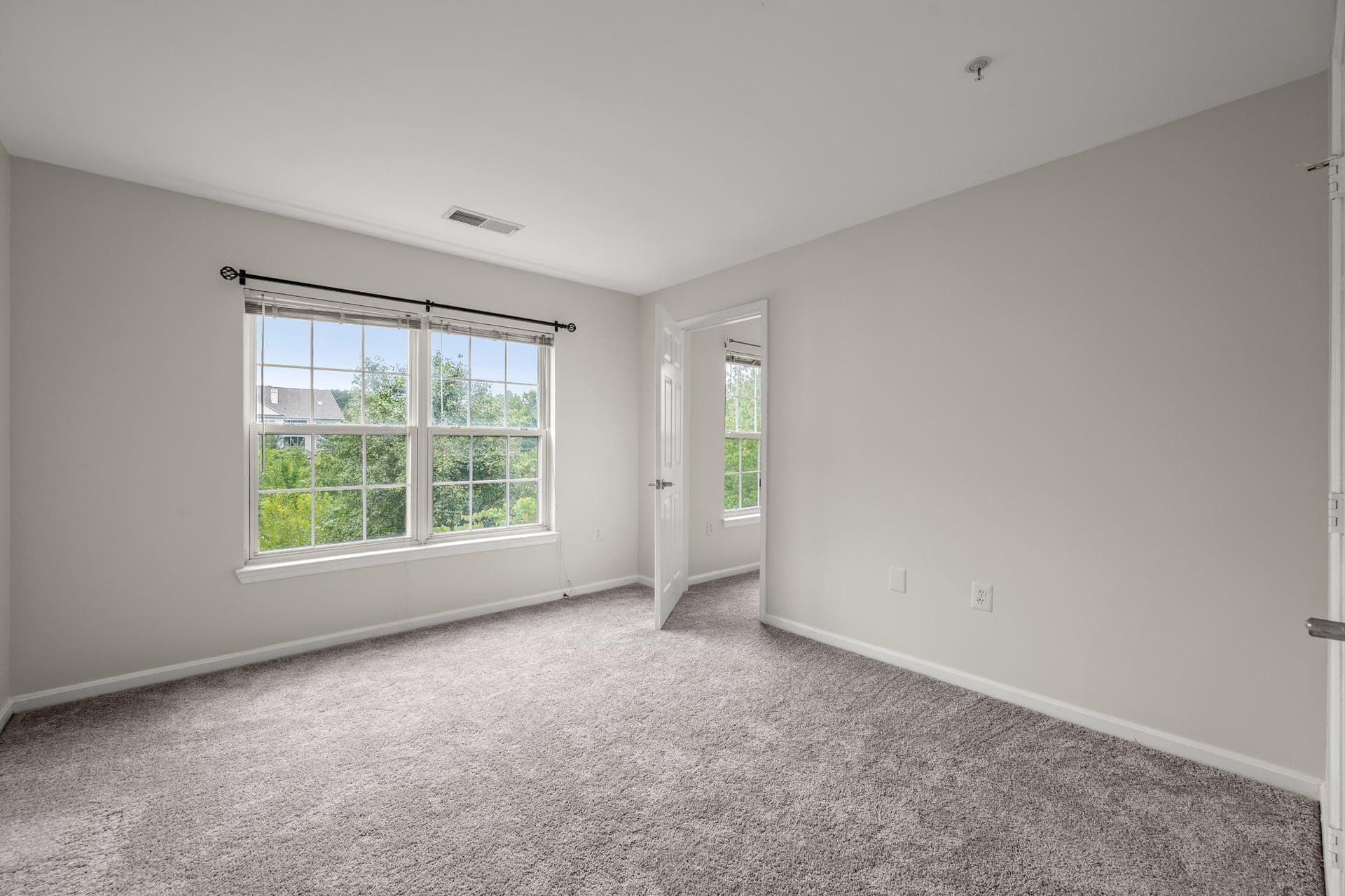 6600 Lake Park Drive #2h photo 7