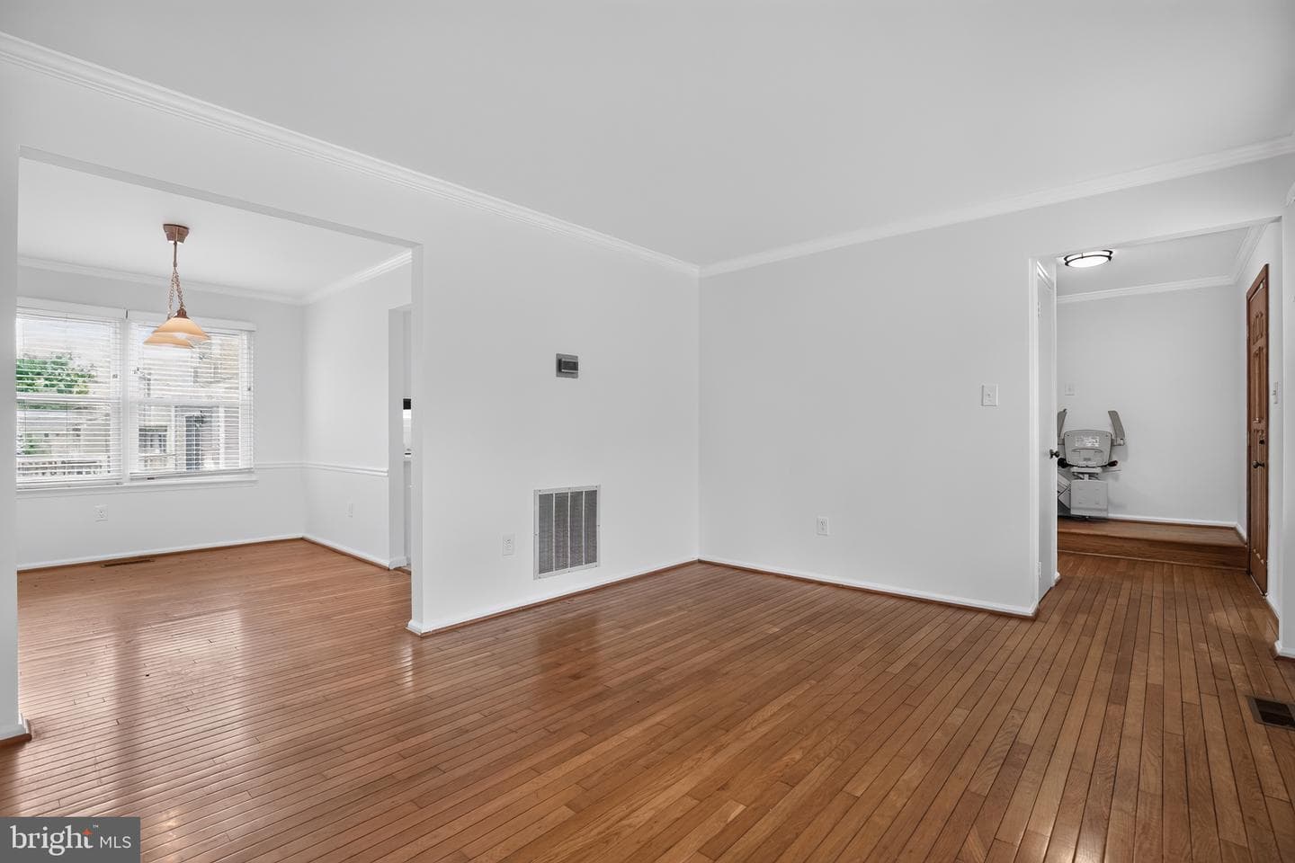5201 Aldershot Drive photo 3