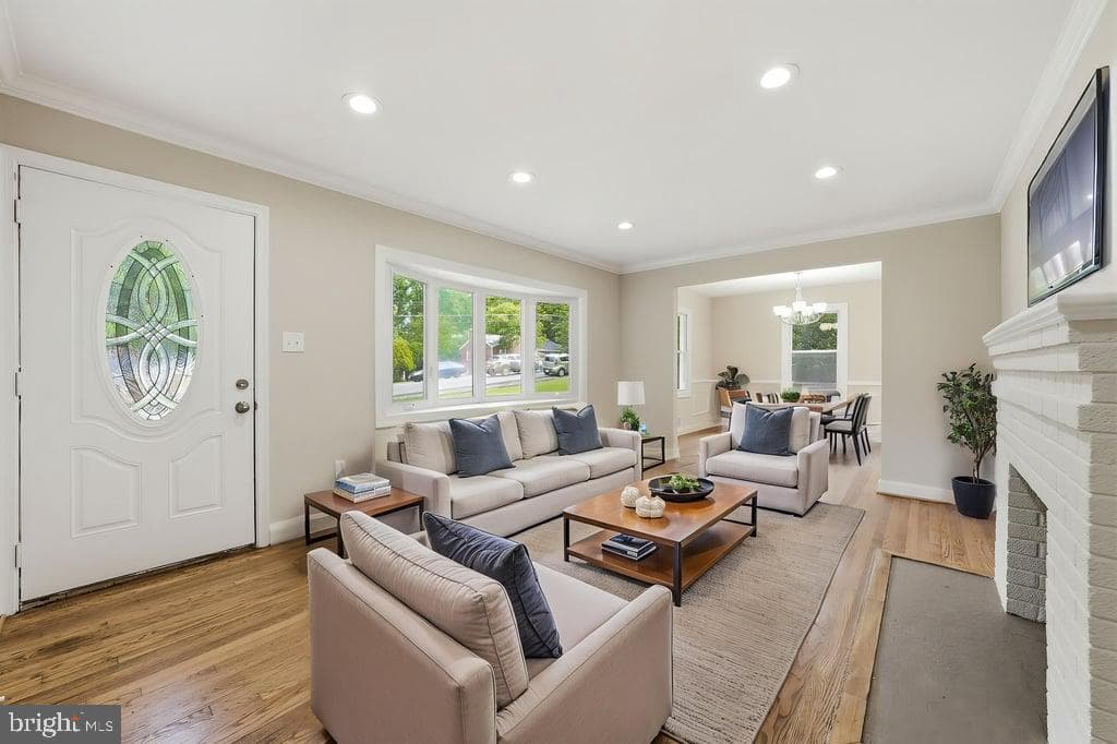 4915 Sharon Road photo 4