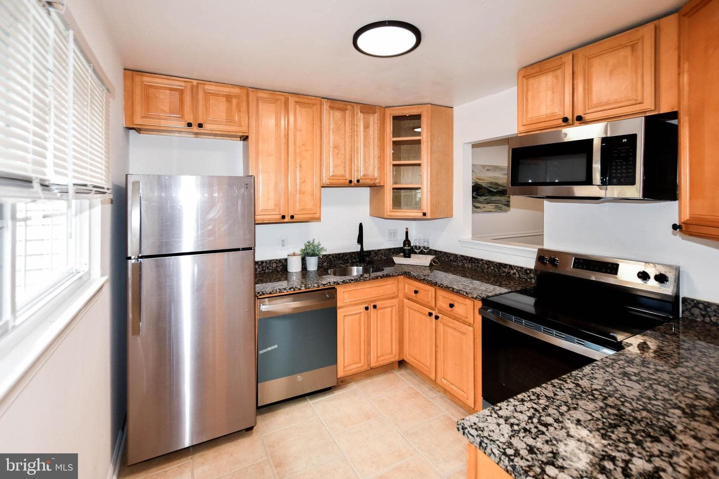1114 Adeline Way photo 4