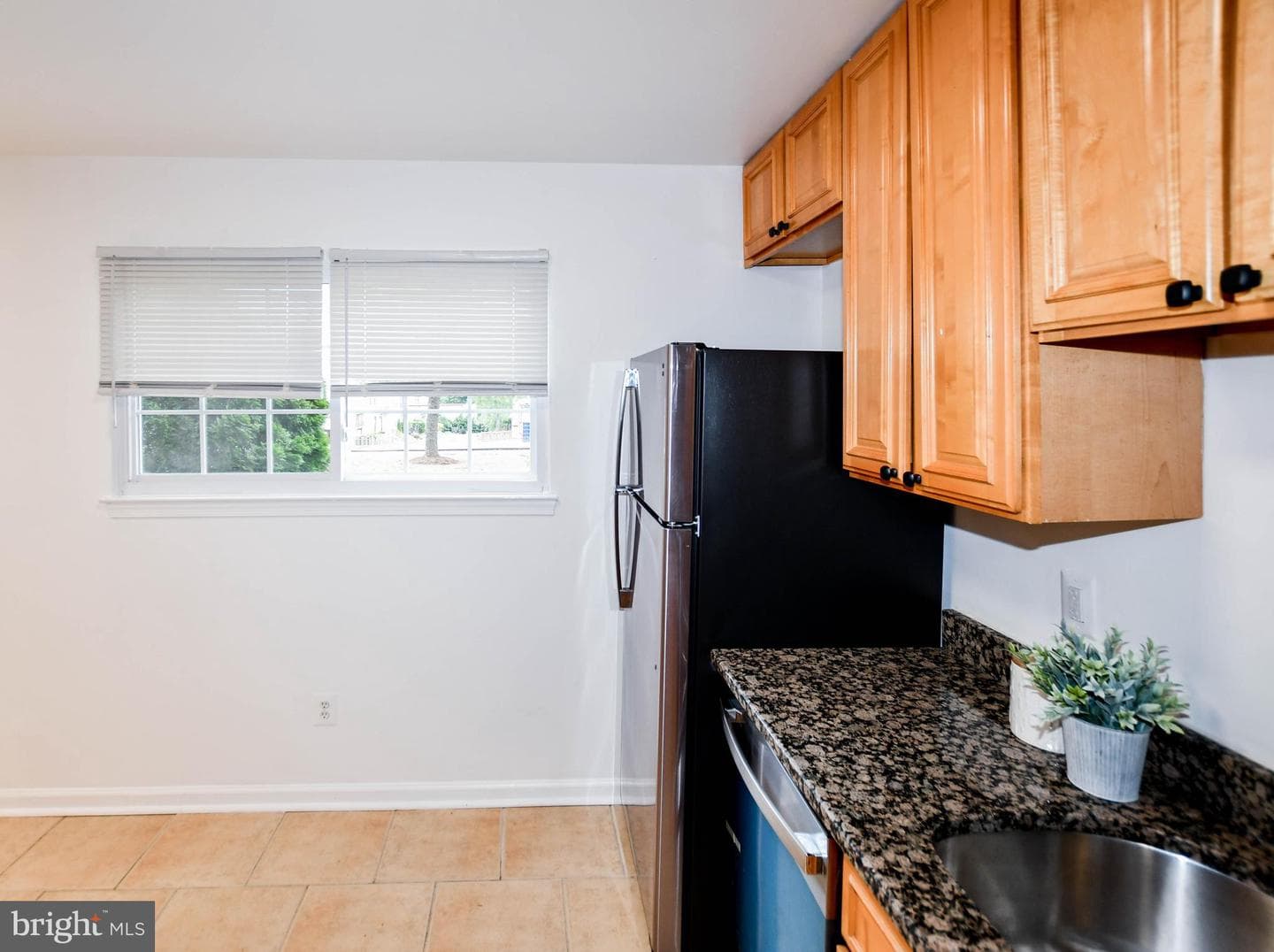 1114 Adeline Way photo 5