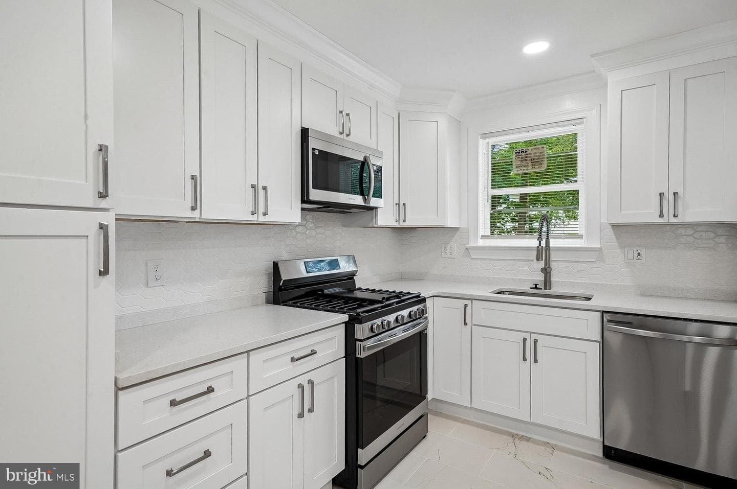 6904 Fulford Street photo 10