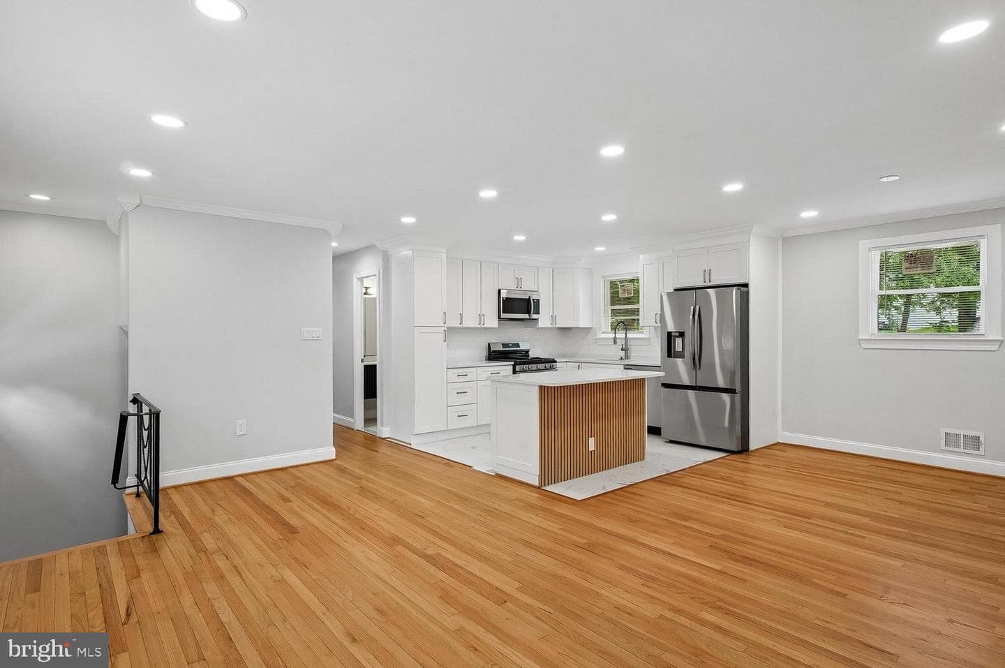6904 Fulford Street photo 5