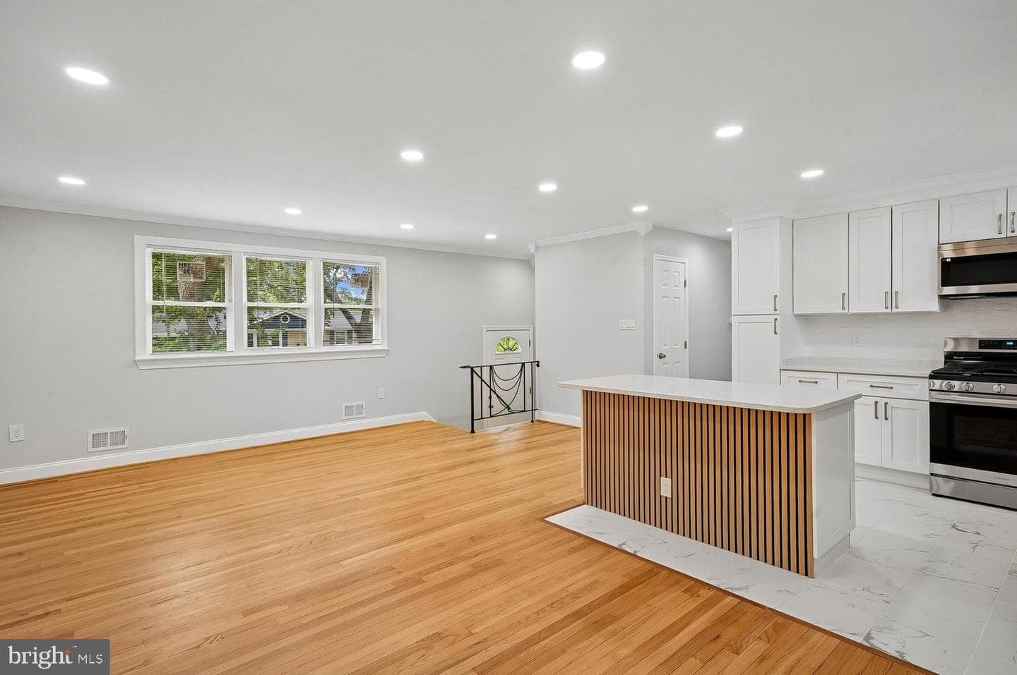 6904 Fulford Street photo 8