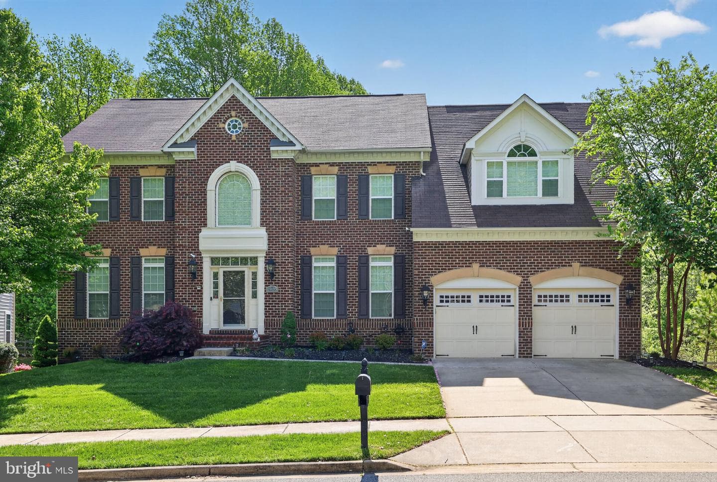 1910 Lake Forest Drive photo 2