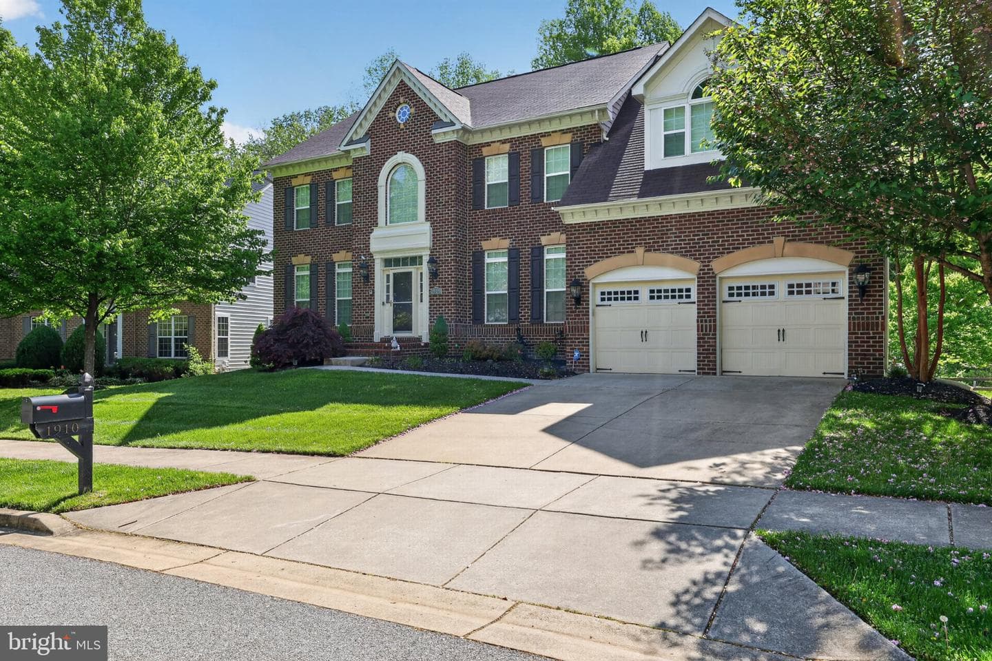 1910 Lake Forest Drive photo 3