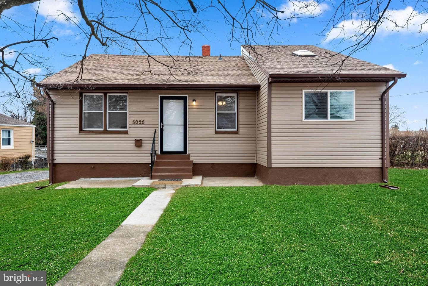 5025 Addison Road photo 3
