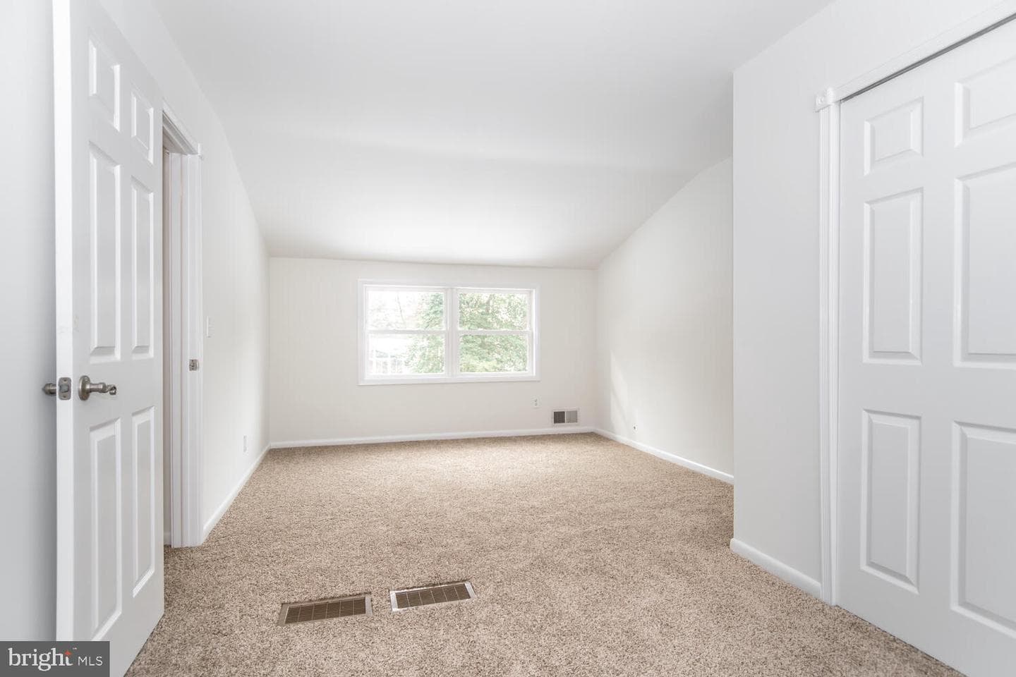 109 Secor Road photo 23