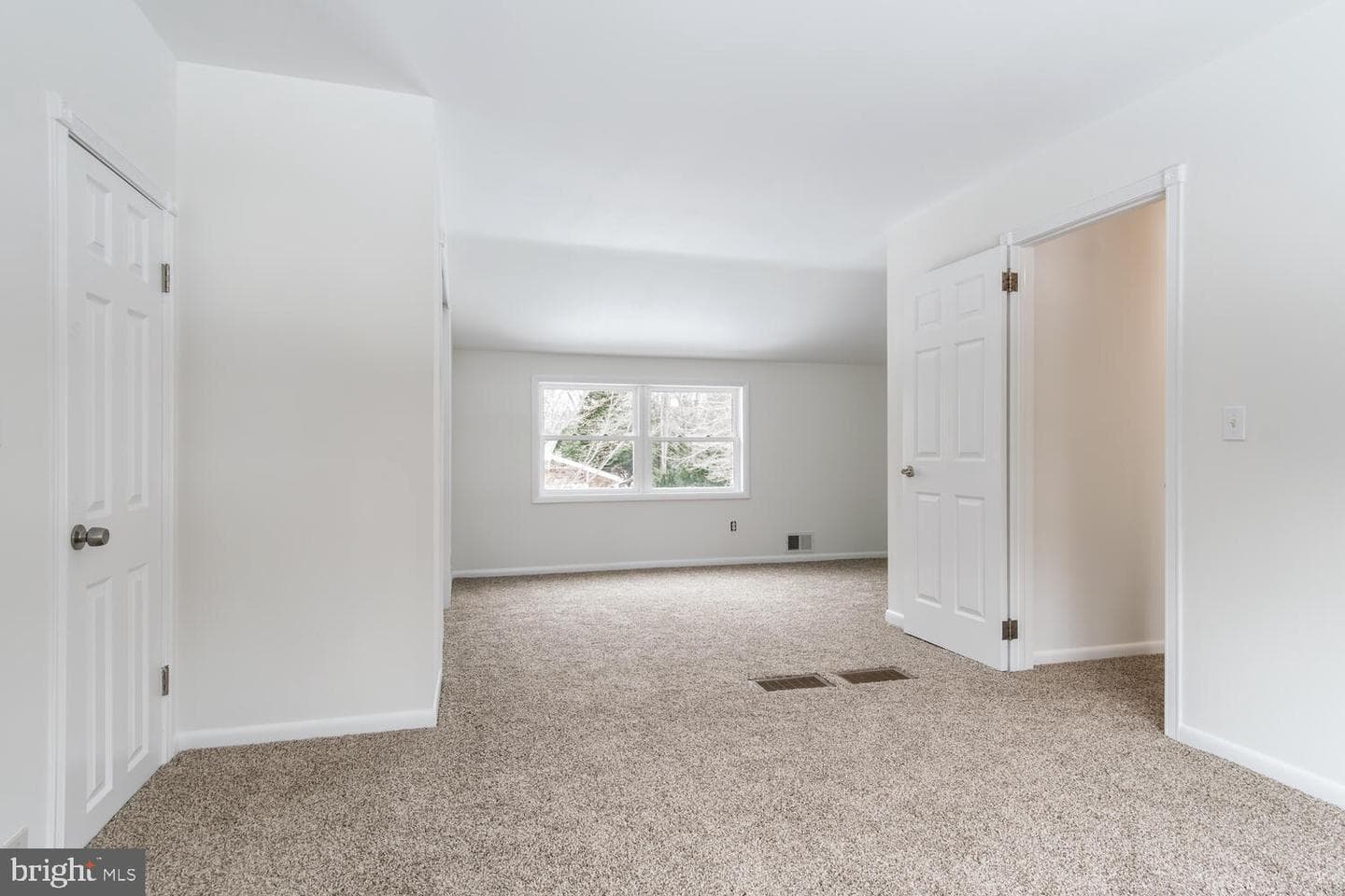109 Secor Road photo 24