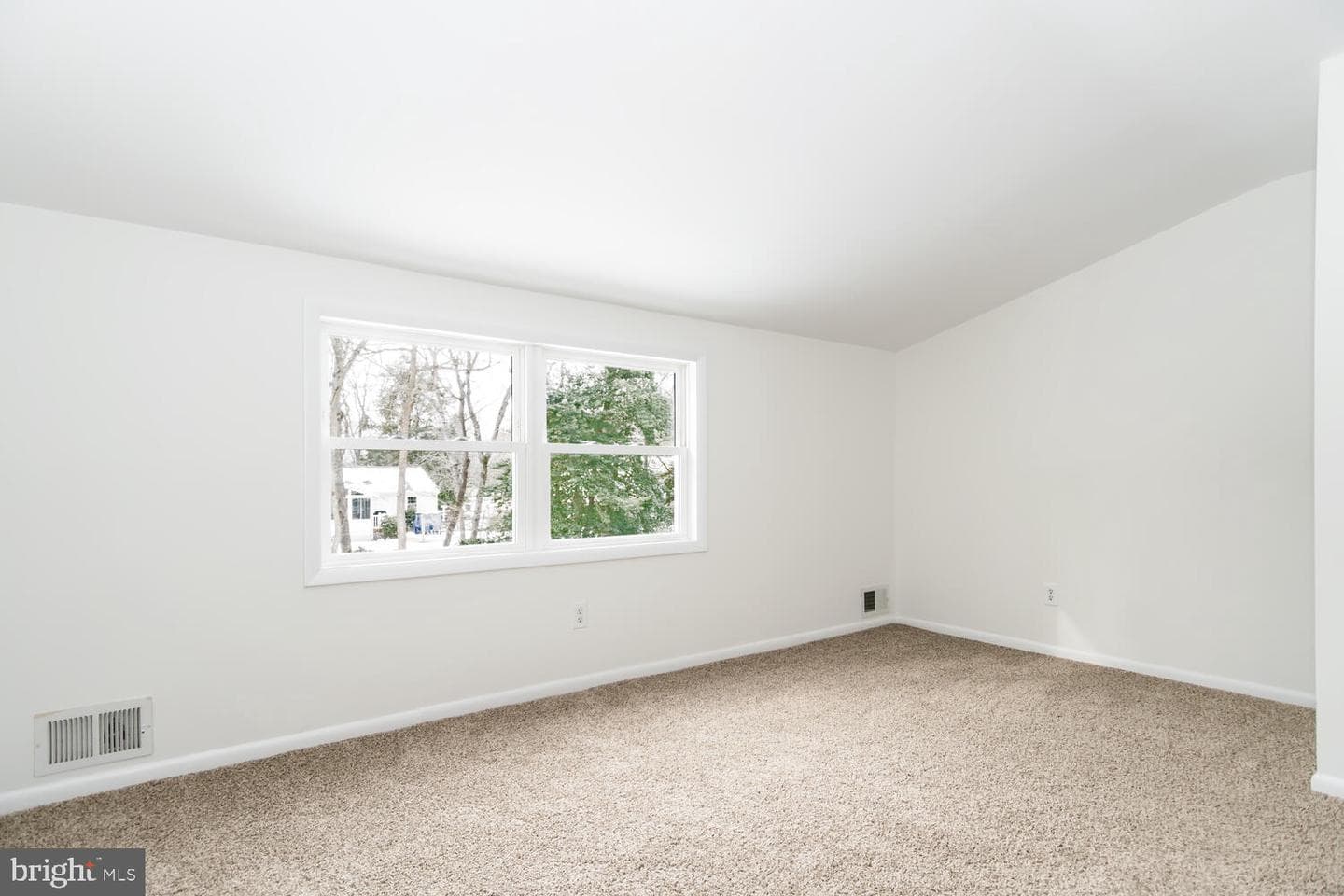 109 Secor Road photo 28