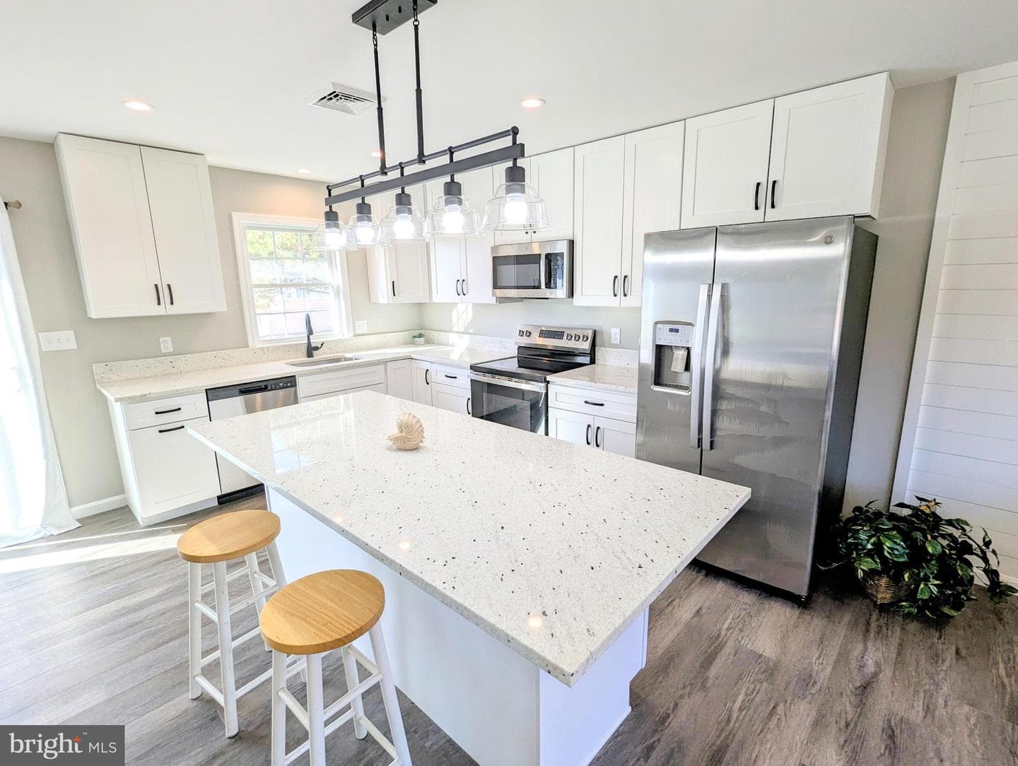 1340 Queen Anne Drive photo 6