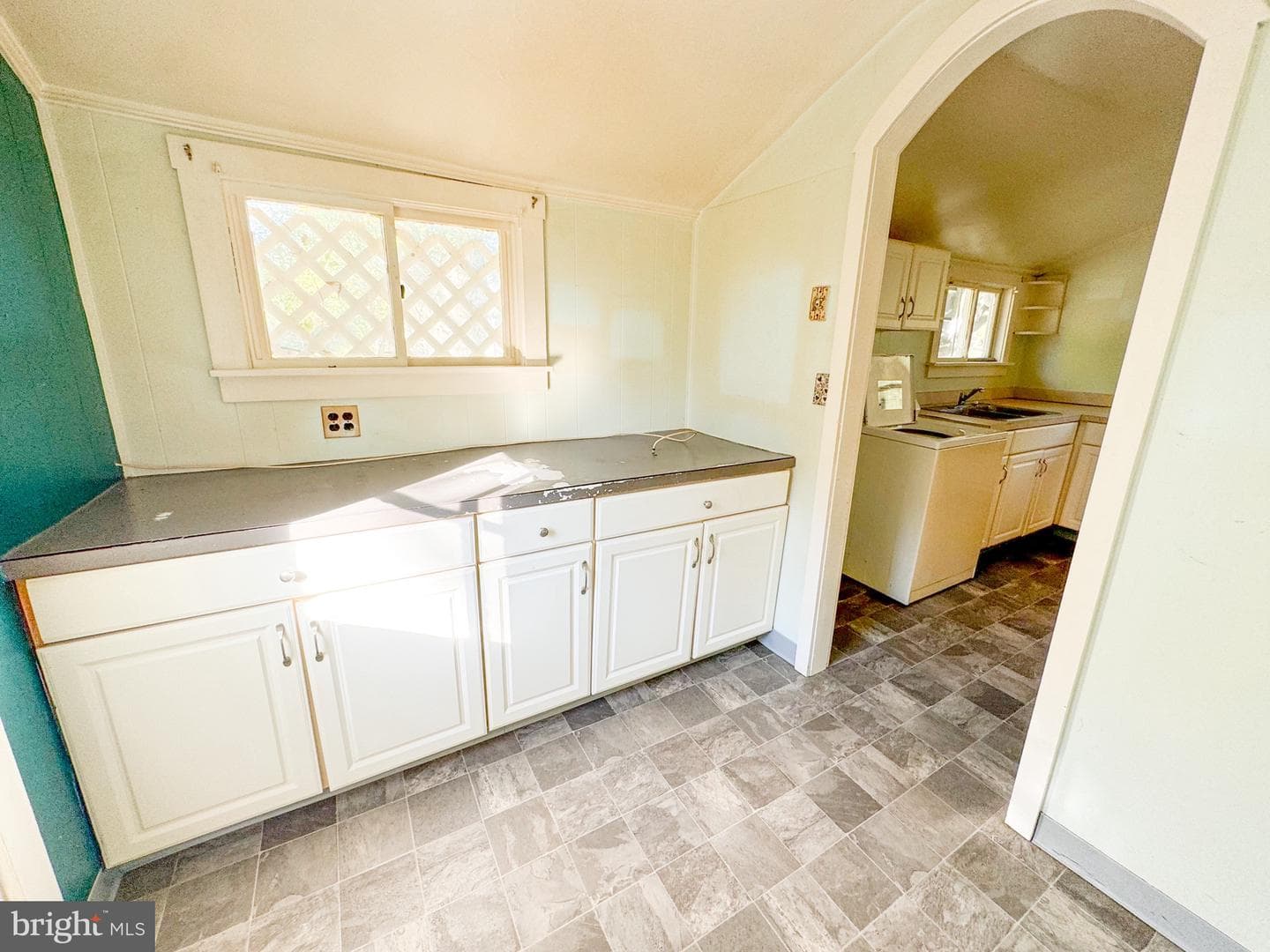 602 Dominion Road photo 4