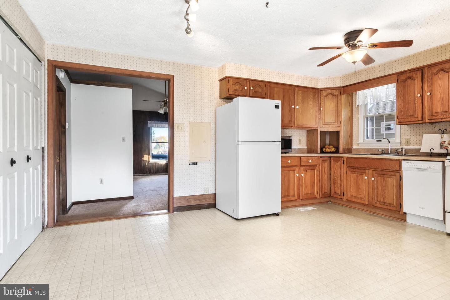 518 Broadcreek Drive photo 14