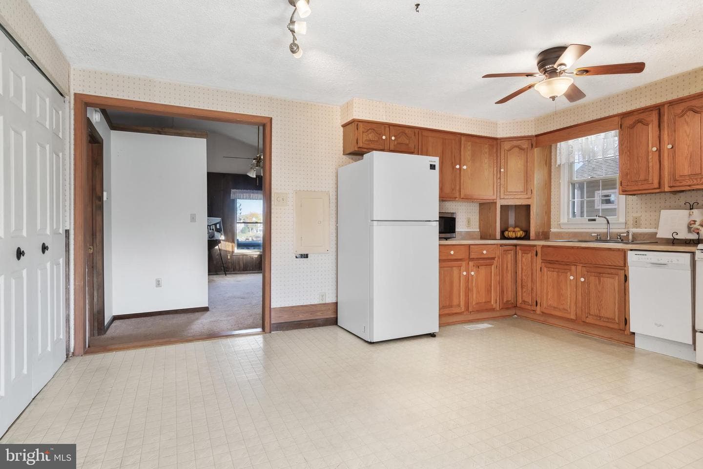 518 Broadcreek Drive photo 15
