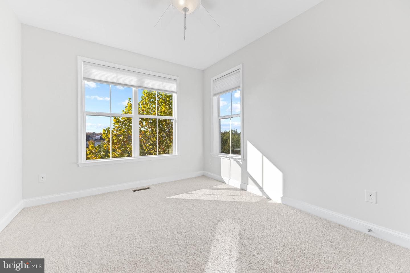 211 Keenan Way photo 42
