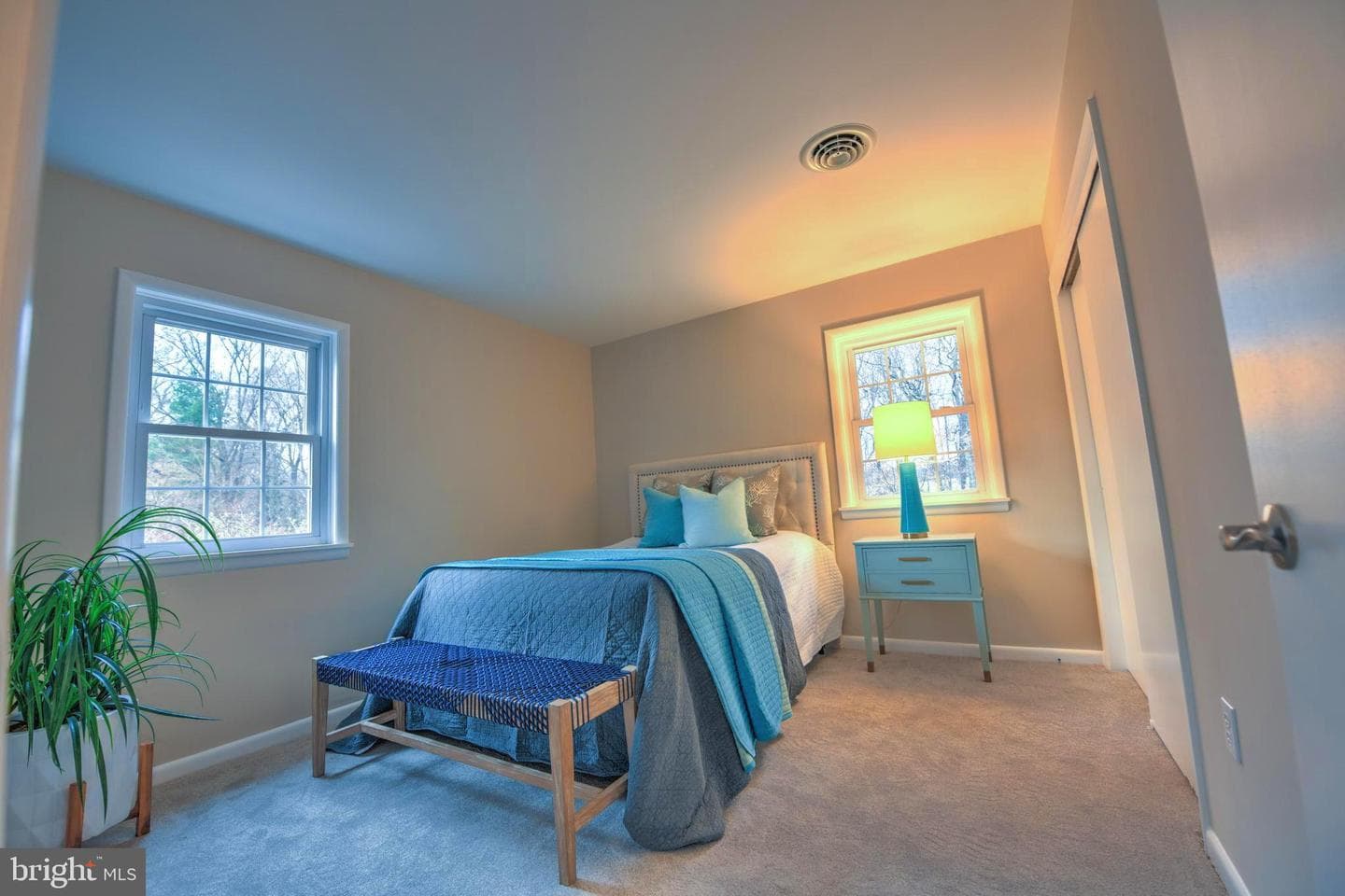 121 Stanford Road photo 13