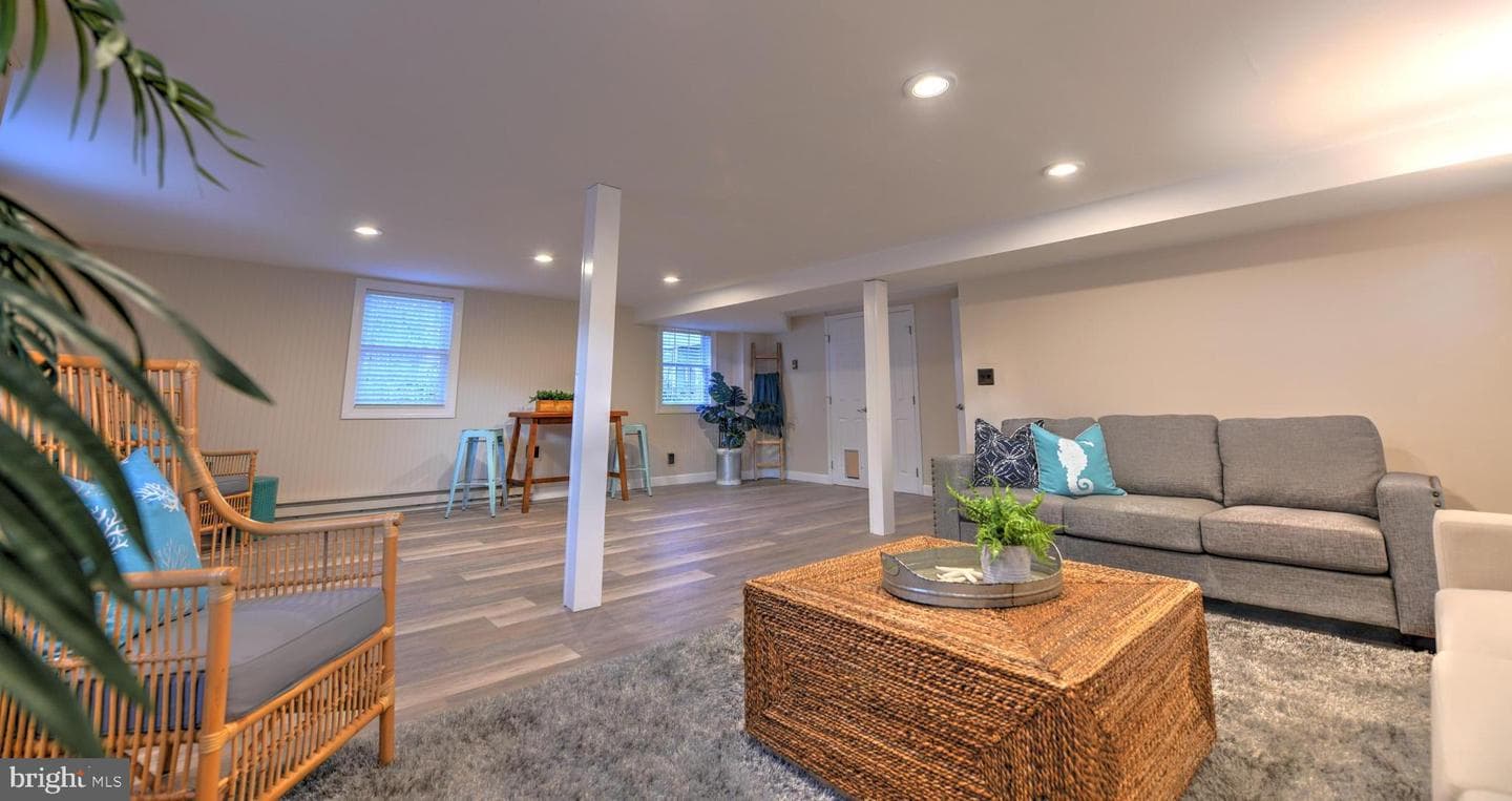 121 Stanford Road photo 25