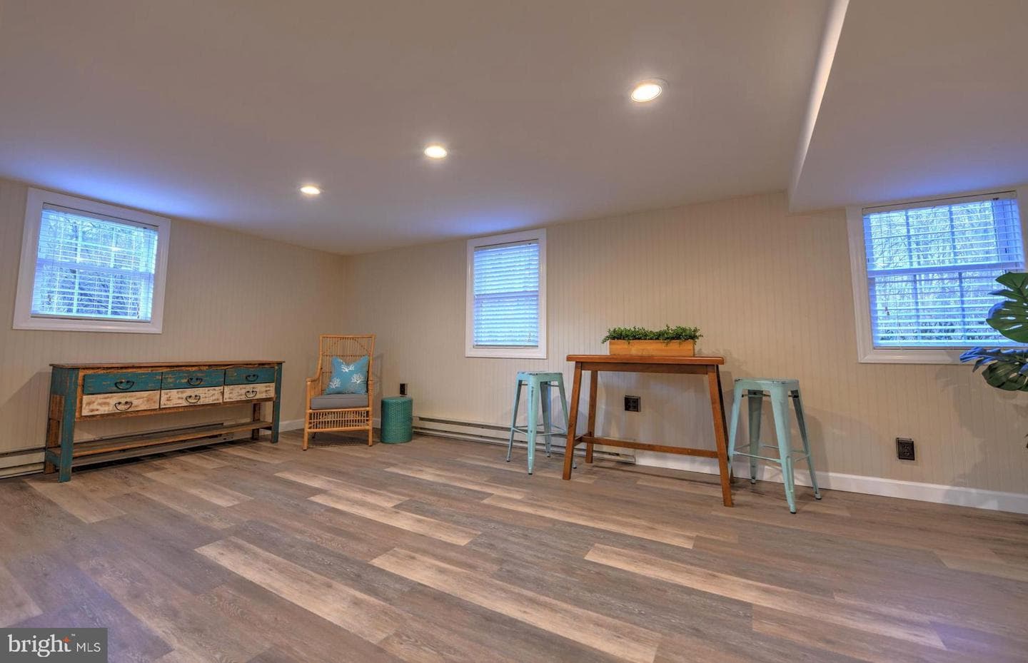 121 Stanford Road photo 27
