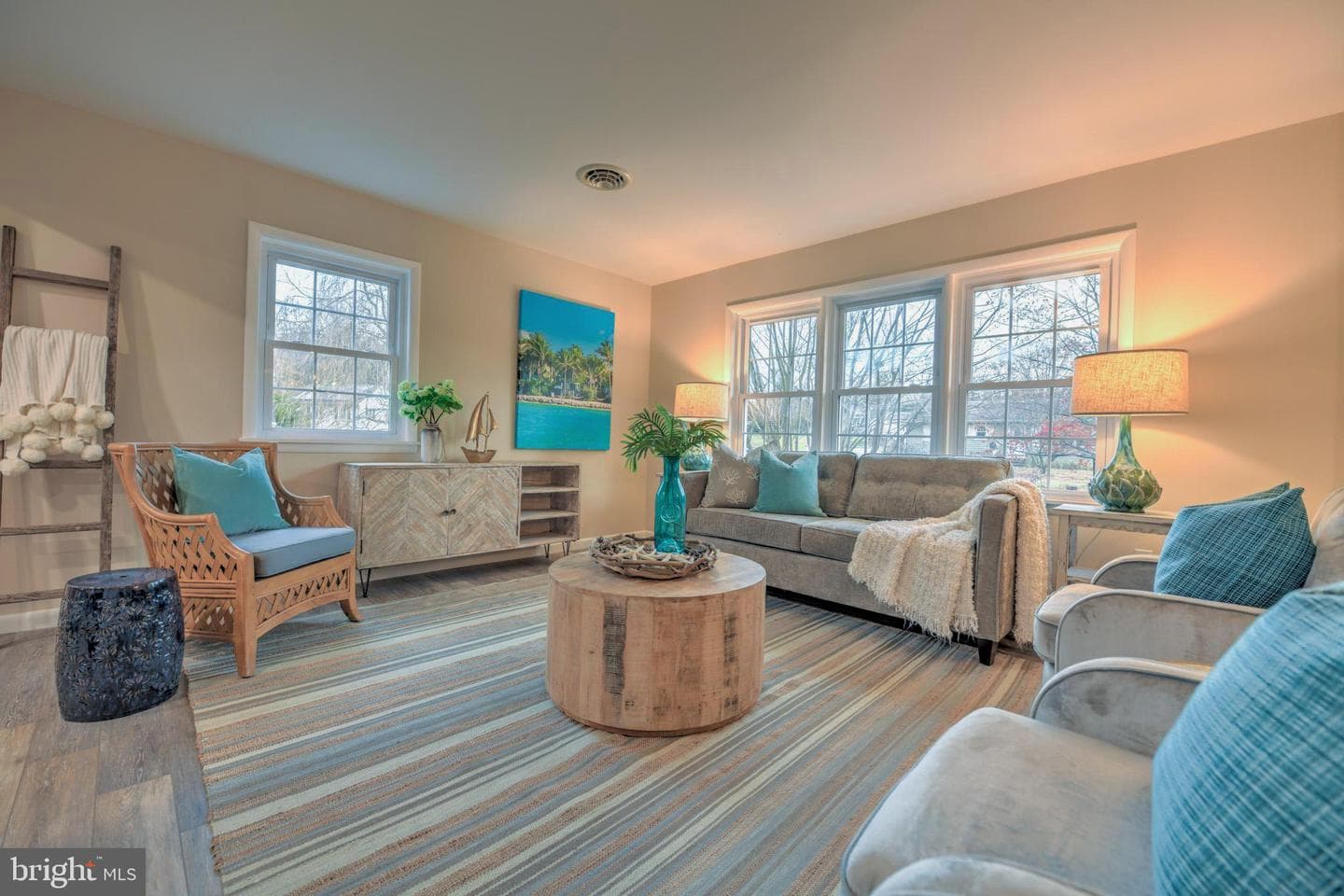 121 Stanford Road photo 3