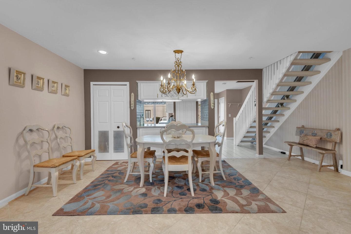 51 Queen Caroline Court photo 11